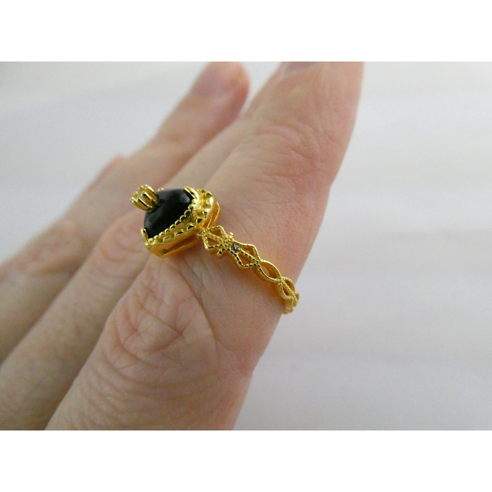 Gilt Sterling Silver Crystal Accent Black Onyx Heart Ring Size 7.75 Weighs 2.2g