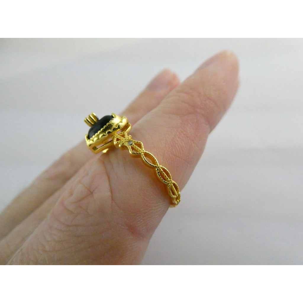 Gilt Sterling Silver Crystal Accent Black Onyx Heart Ring Size 7.75 Weighs 2.2g