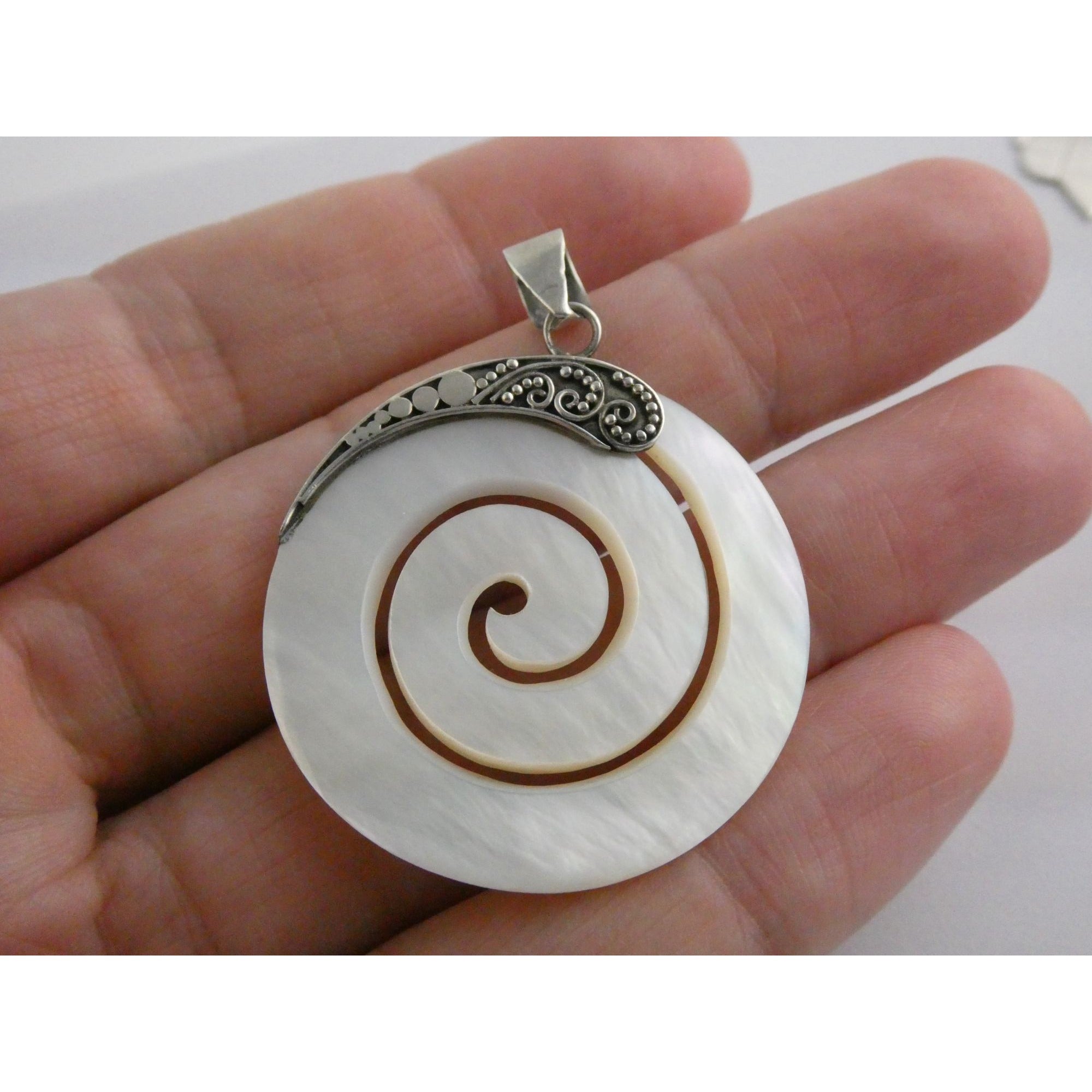 Sterling Silver Mother of Pearl Shell Spiral Cut Disc Pendant 4.7g 925 1.75 Inch