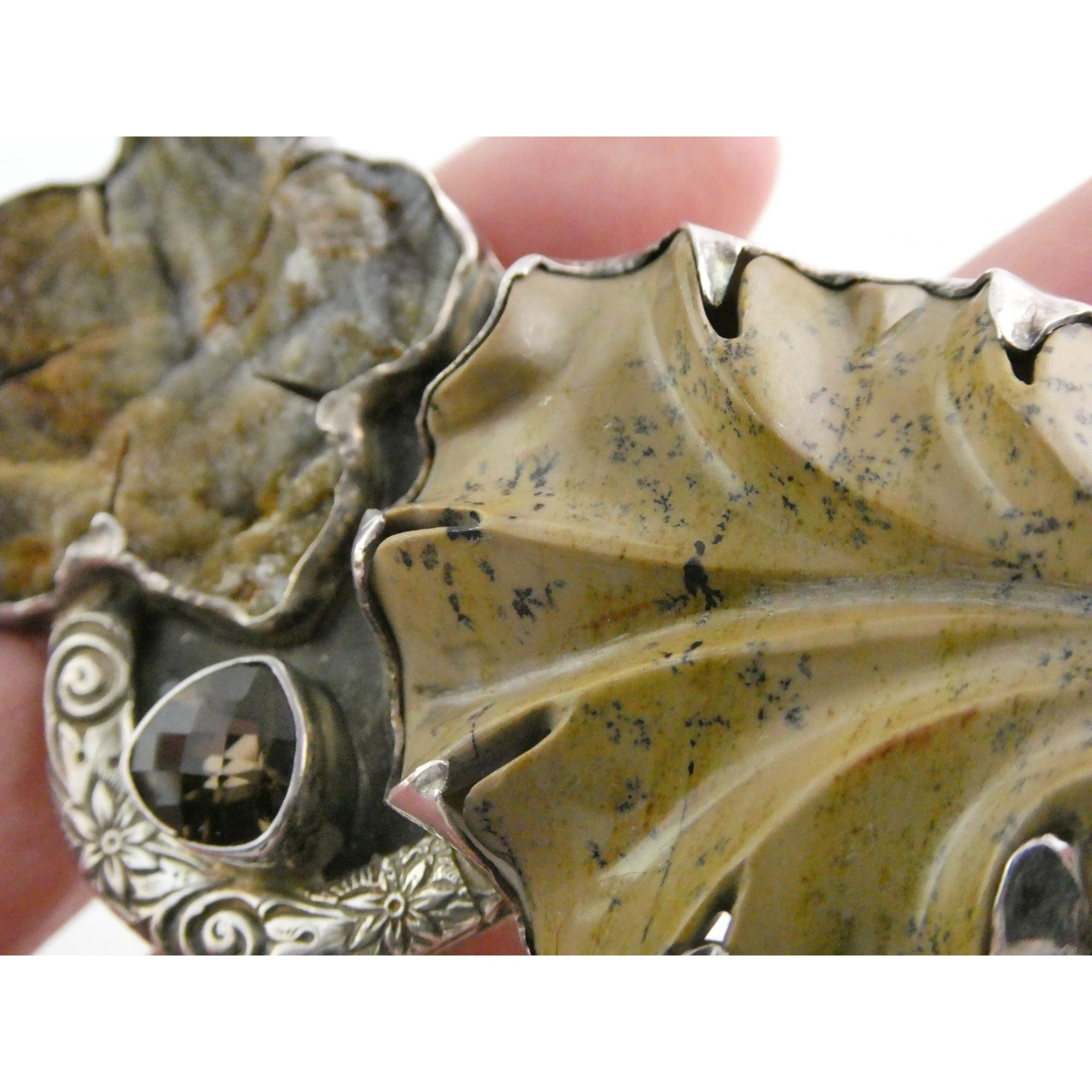 Amy Kahn Russell AKR Carved Jasper Leaf Agate Flower Sterling Silver Pin Pendant