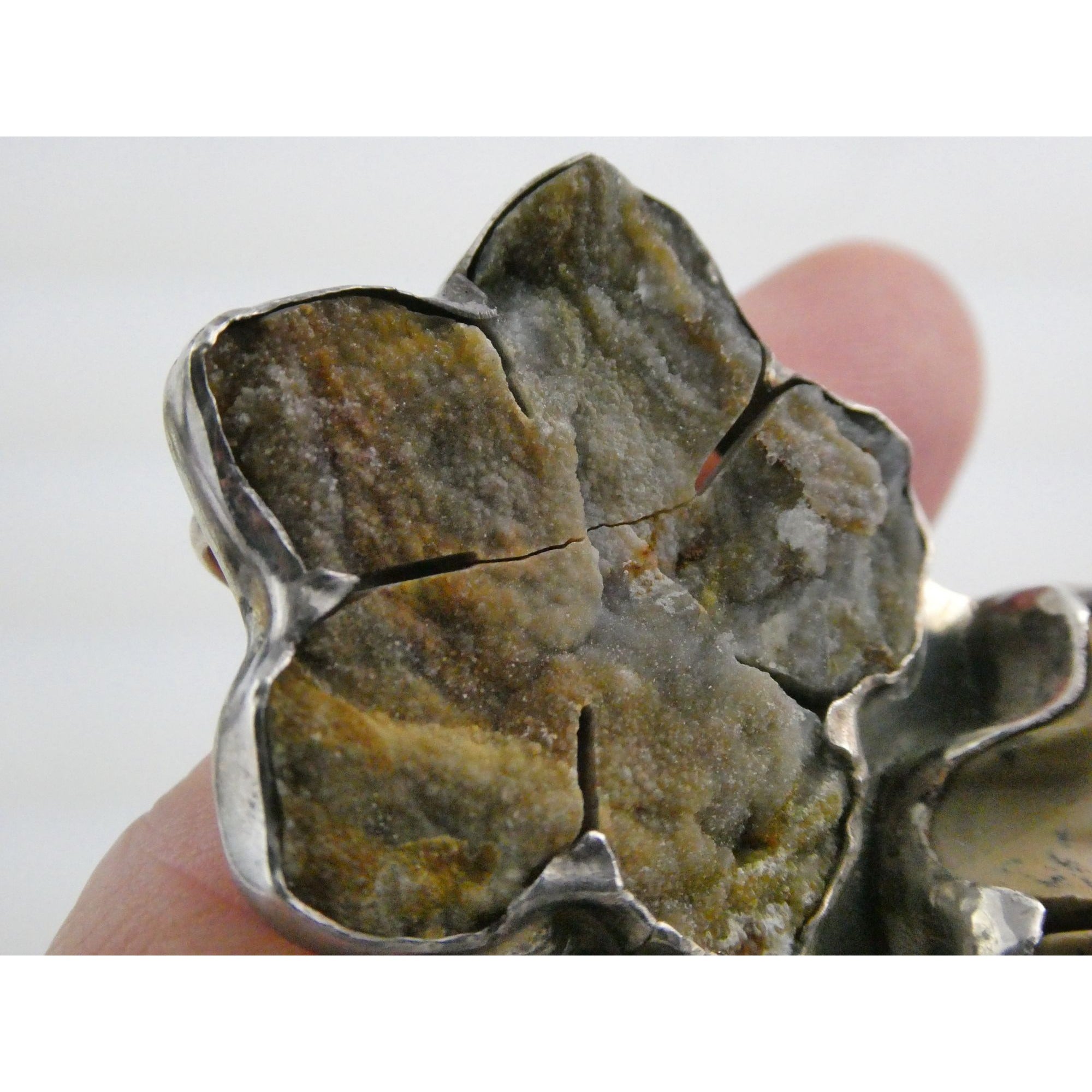 Amy Kahn Russell AKR Carved Jasper Leaf Agate Flower Sterling Silver Pin Pendant