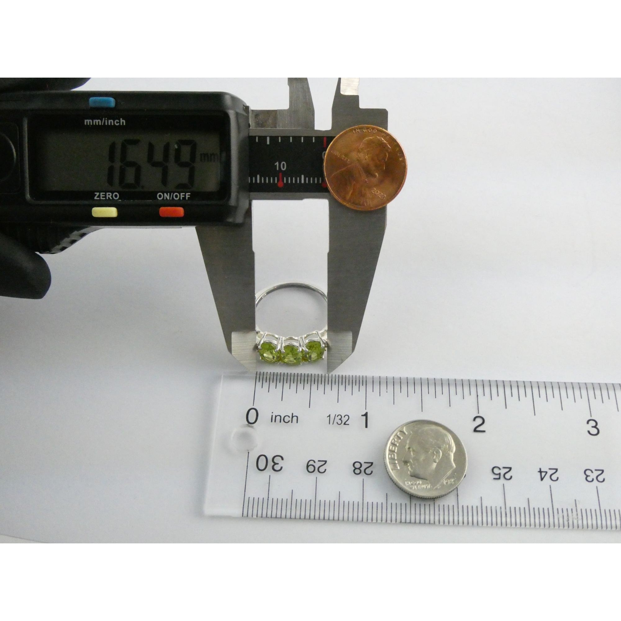 STS Sterling Silver Three Stone Green Peridot Ring Size 8 Weighs 2.6g