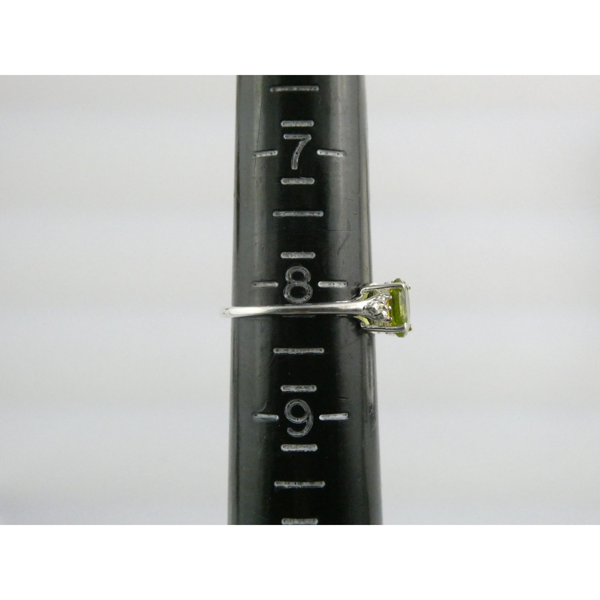 STS Sterling Silver Three Stone Green Peridot Ring Size 8 Weighs 2.6g