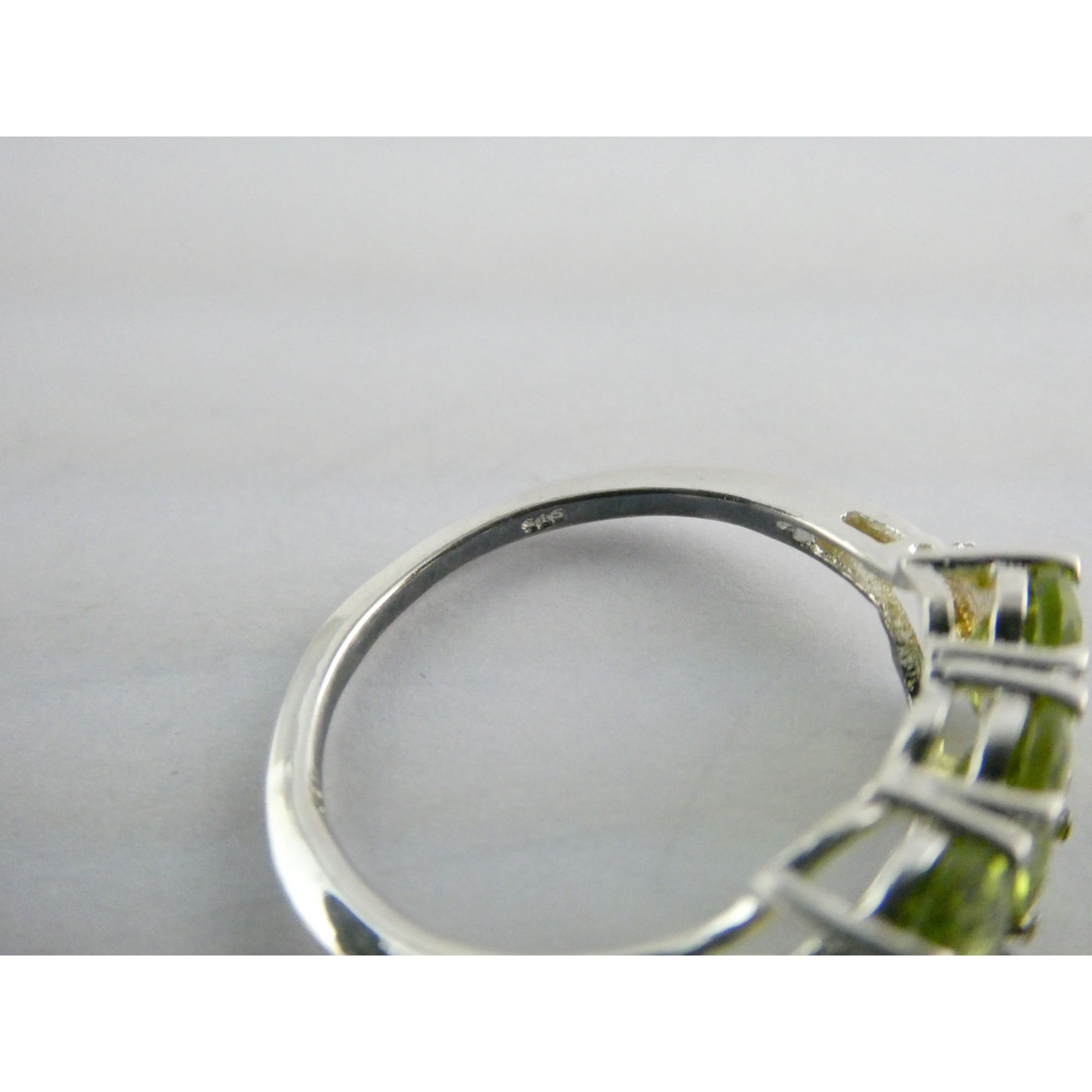 STS Sterling Silver Three Stone Green Peridot Ring Size 8 Weighs 2.6g