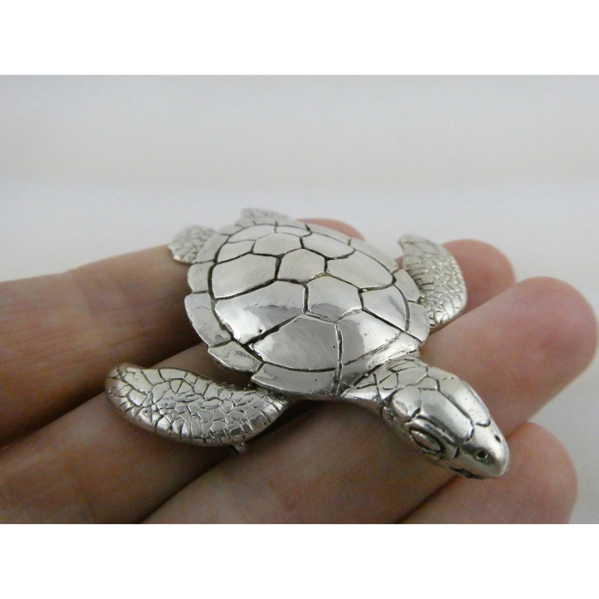 Vintage Boyd Signed Hawaiian Artist Sterling Silver Sea Turtle Pin Brooch 2.25In