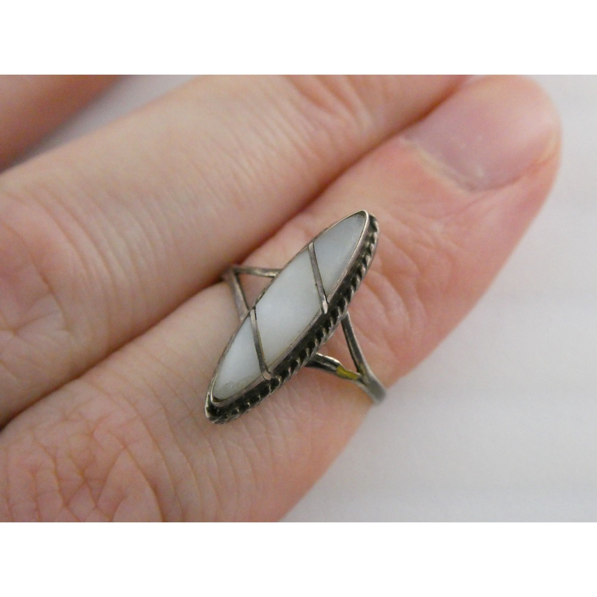 Vintage Taxco Mexico Sterling Silver MOP Shell Inlay Ring Size 5 1.6g AS IS