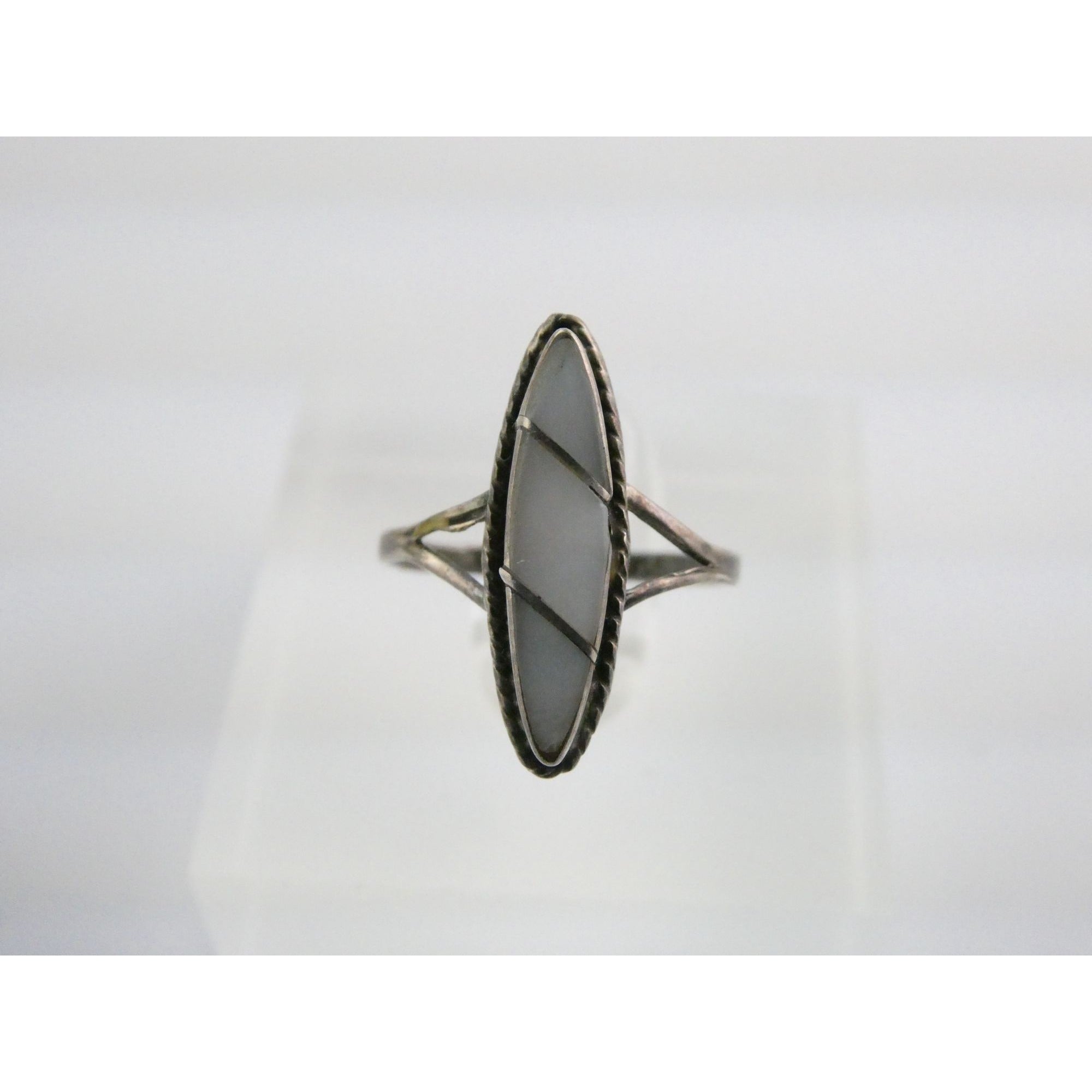 Vintage Taxco Mexico Sterling Silver MOP Shell Inlay Ring Size 5 1.6g AS IS