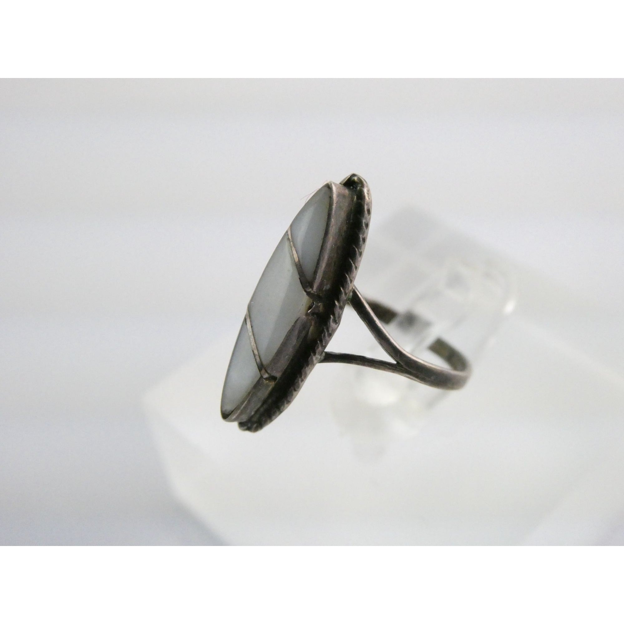 Vintage Taxco Mexico Sterling Silver MOP Shell Inlay Ring Size 5 1.6g AS IS