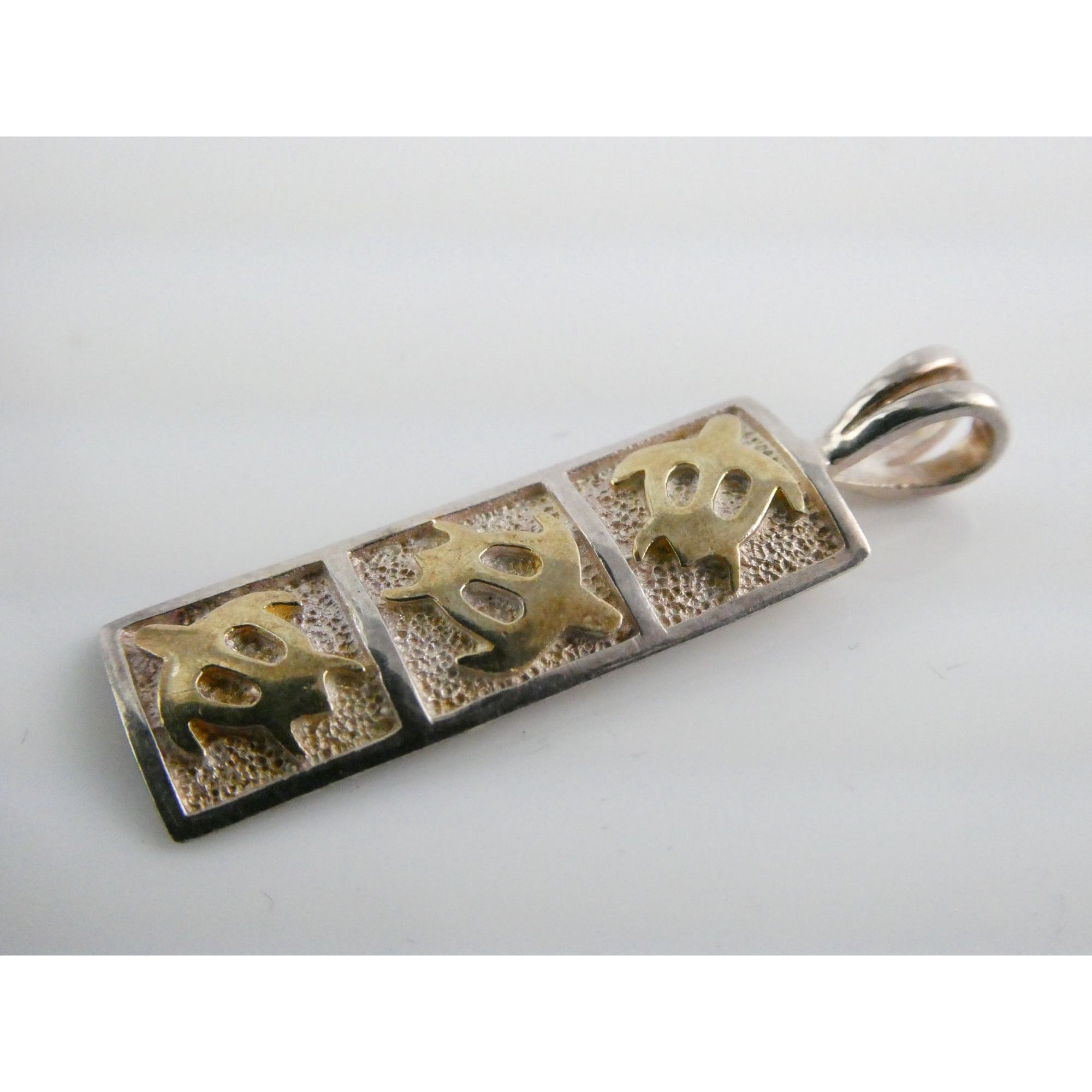 Sterling Silver Two Toned Yellow Hawaiian Triple Sea Turtle Quilt Pendant 37mm