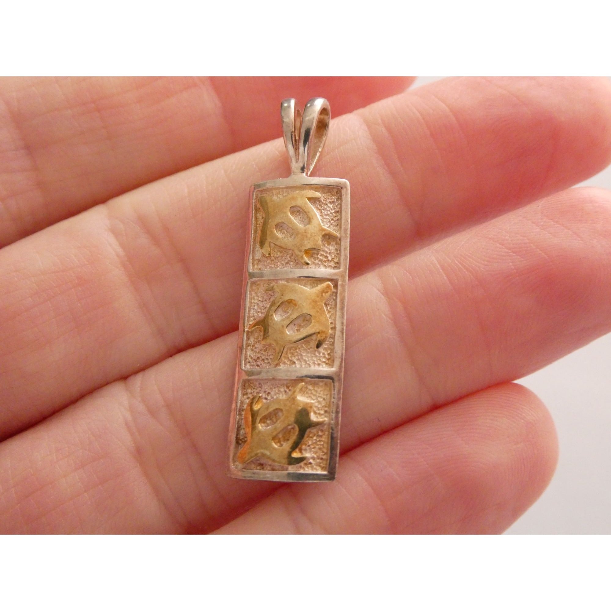 Sterling Silver Two Toned Yellow Hawaiian Triple Sea Turtle Quilt Pendant 37mm