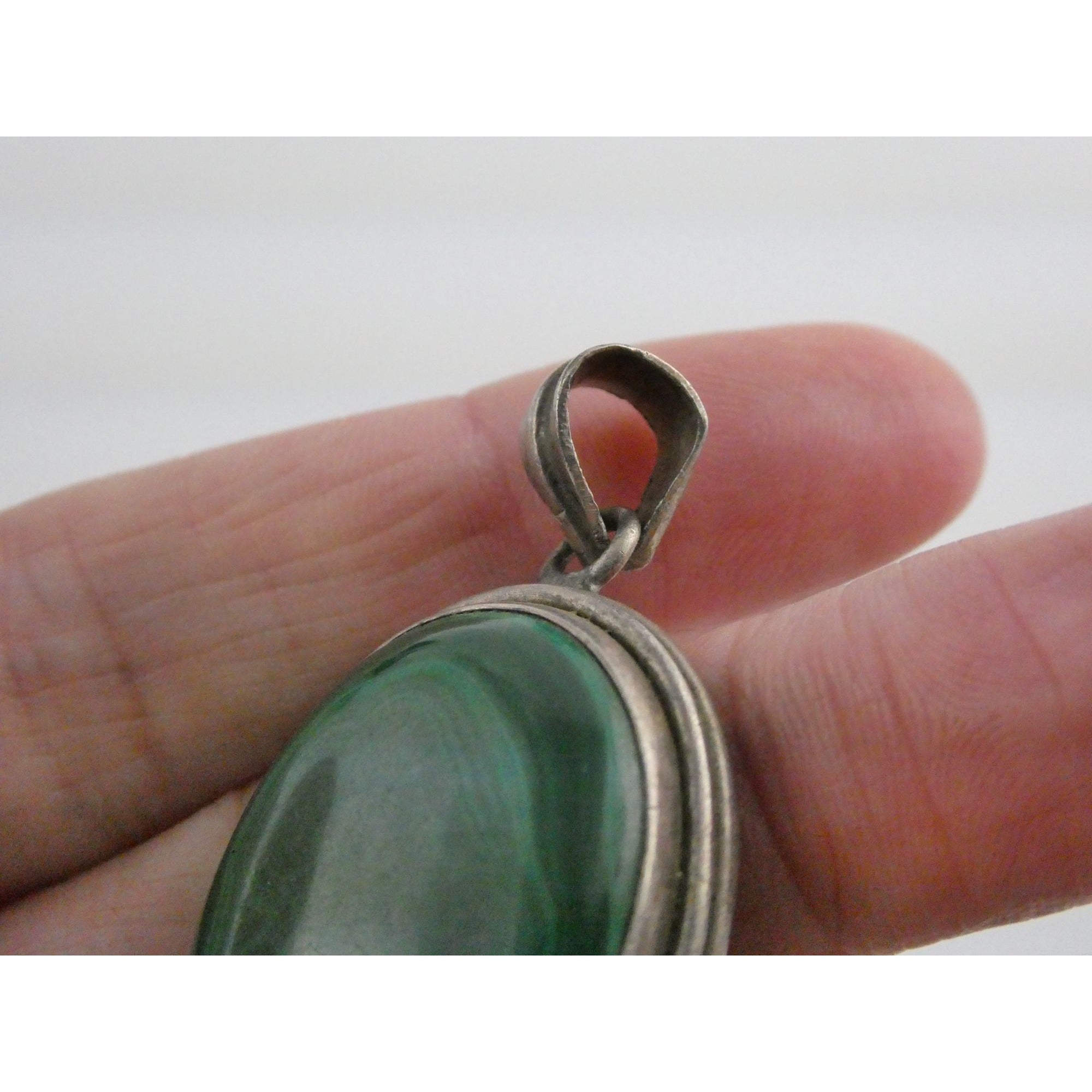 Sterling Silver Malachite Oval Cabochon Pendant 17g 45mm Total Length