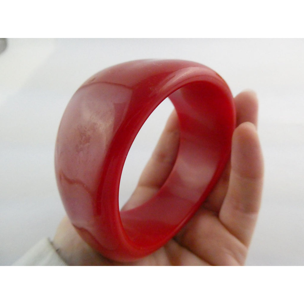 Vintage Wavy Plastic Red Chunky Bangle Bracelet 7.5 Inch 74.3g Weight