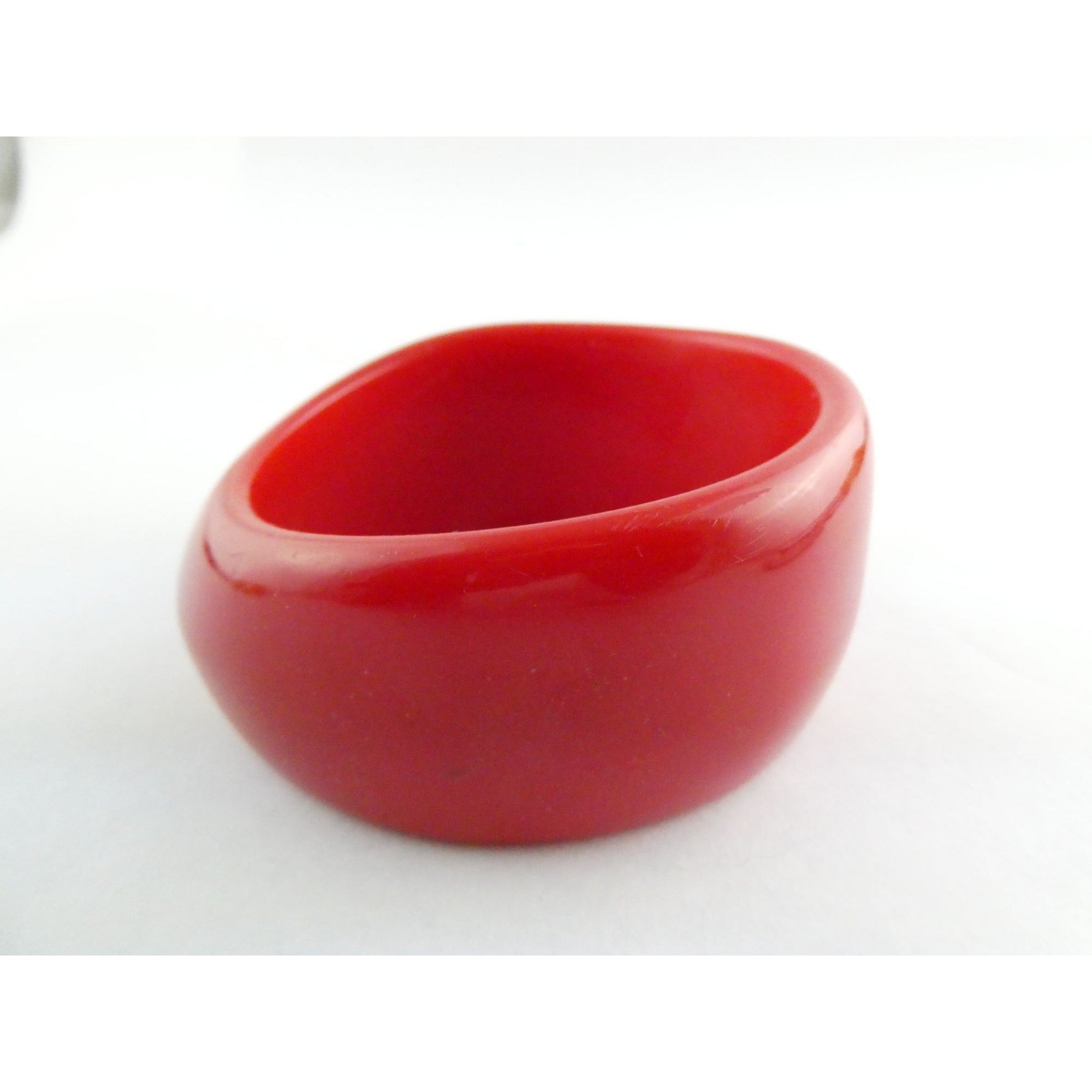 Vintage Wavy Plastic Red Chunky Bangle Bracelet 7.5 Inch 74.3g Weight