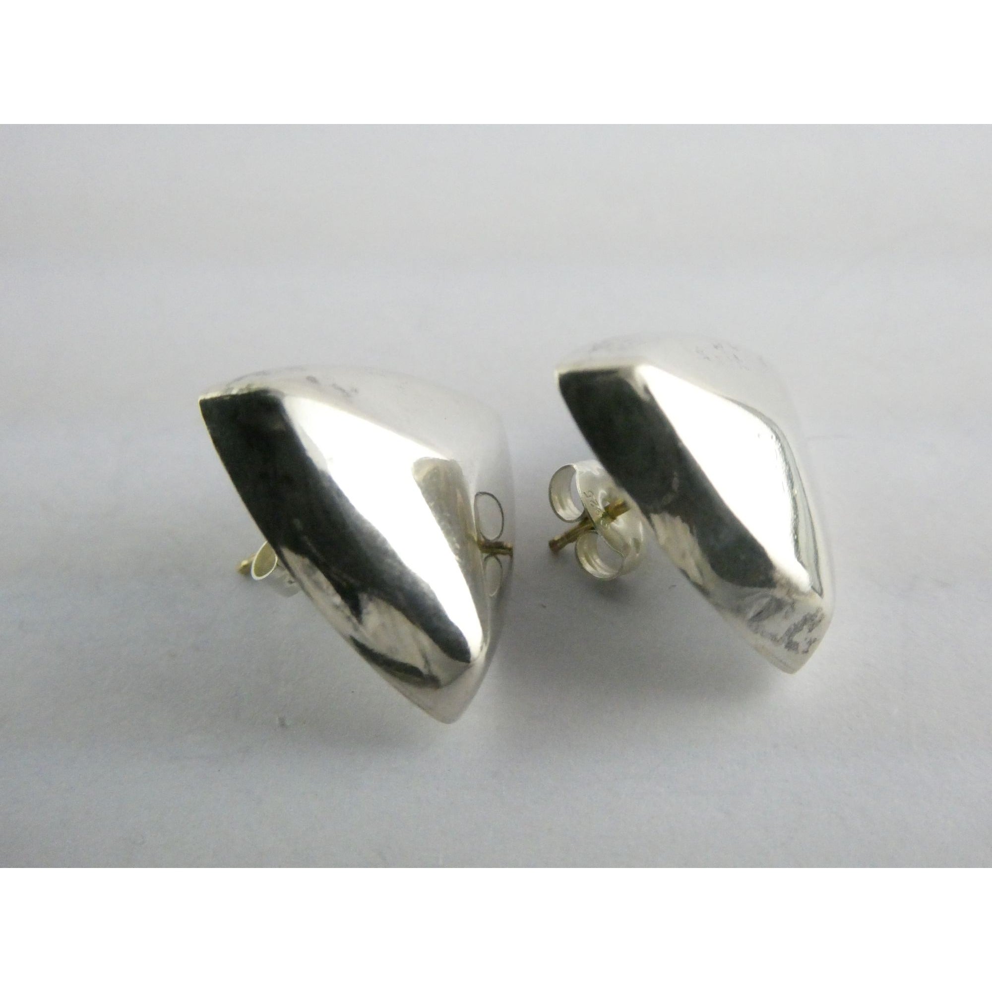 Vintage Bayanihan Sterling Silver Triangular Stud Earrings 4.6g .75 In 14k Posts