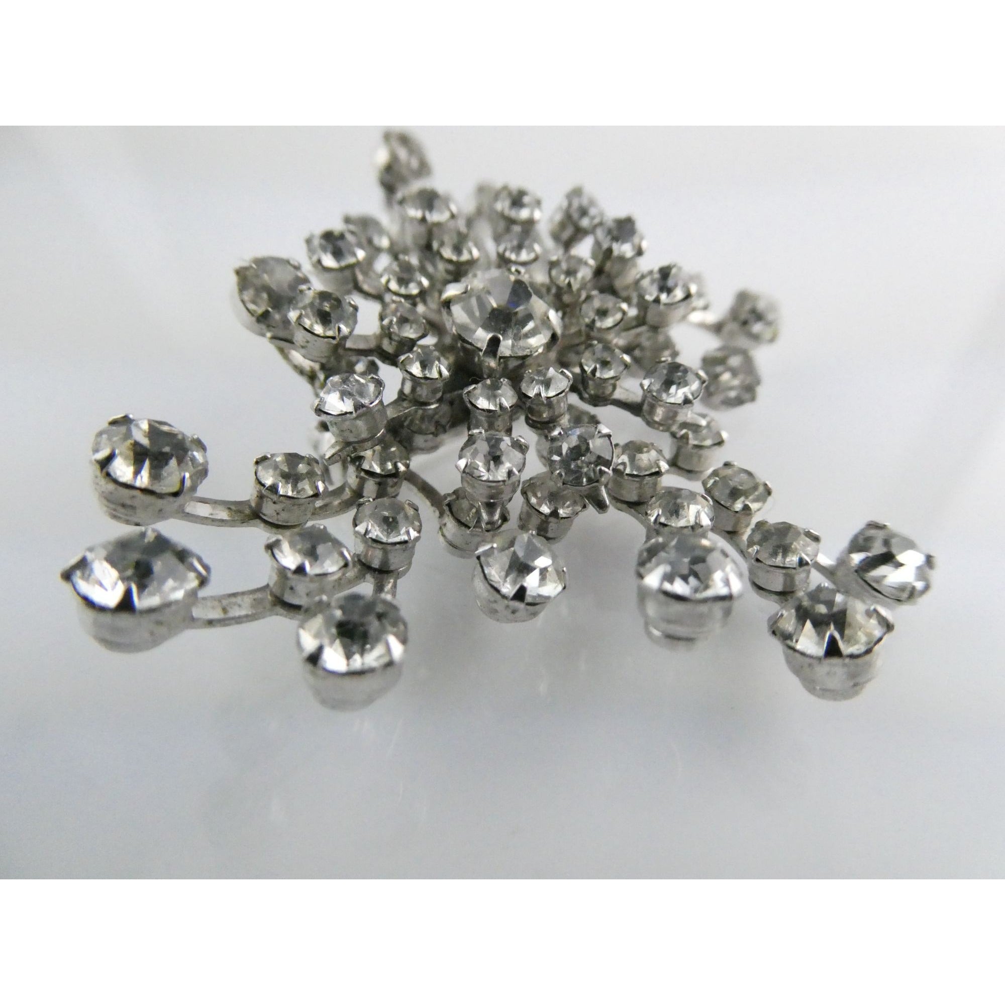 Vintage Unsigned Silver Tone Metal White Rhinestone Cluster Pin Brooch 12g 52mm