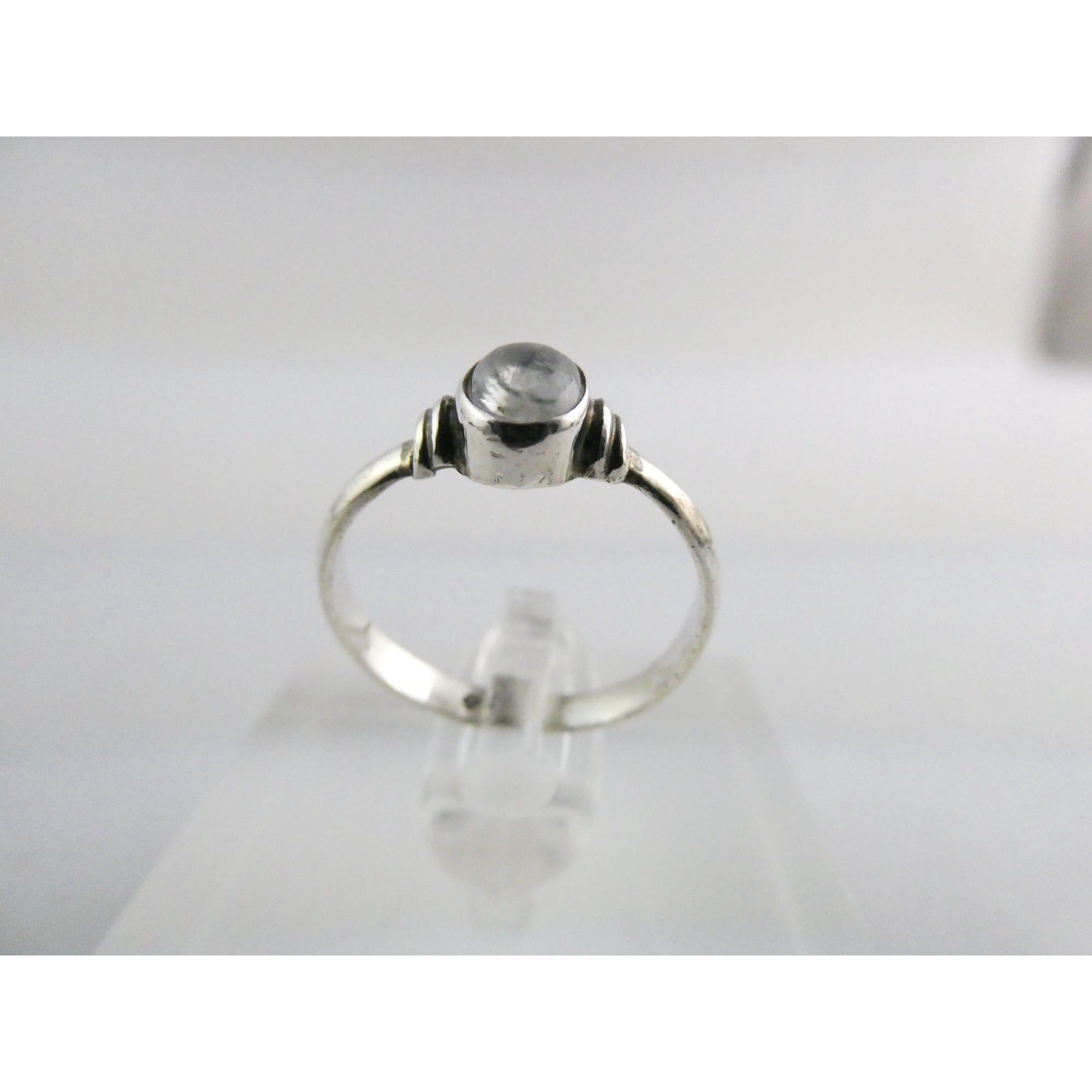 Sterling Silver Clear Moonstone Cabochon Ring Slight Blue Flash Size 6.75 1.8g