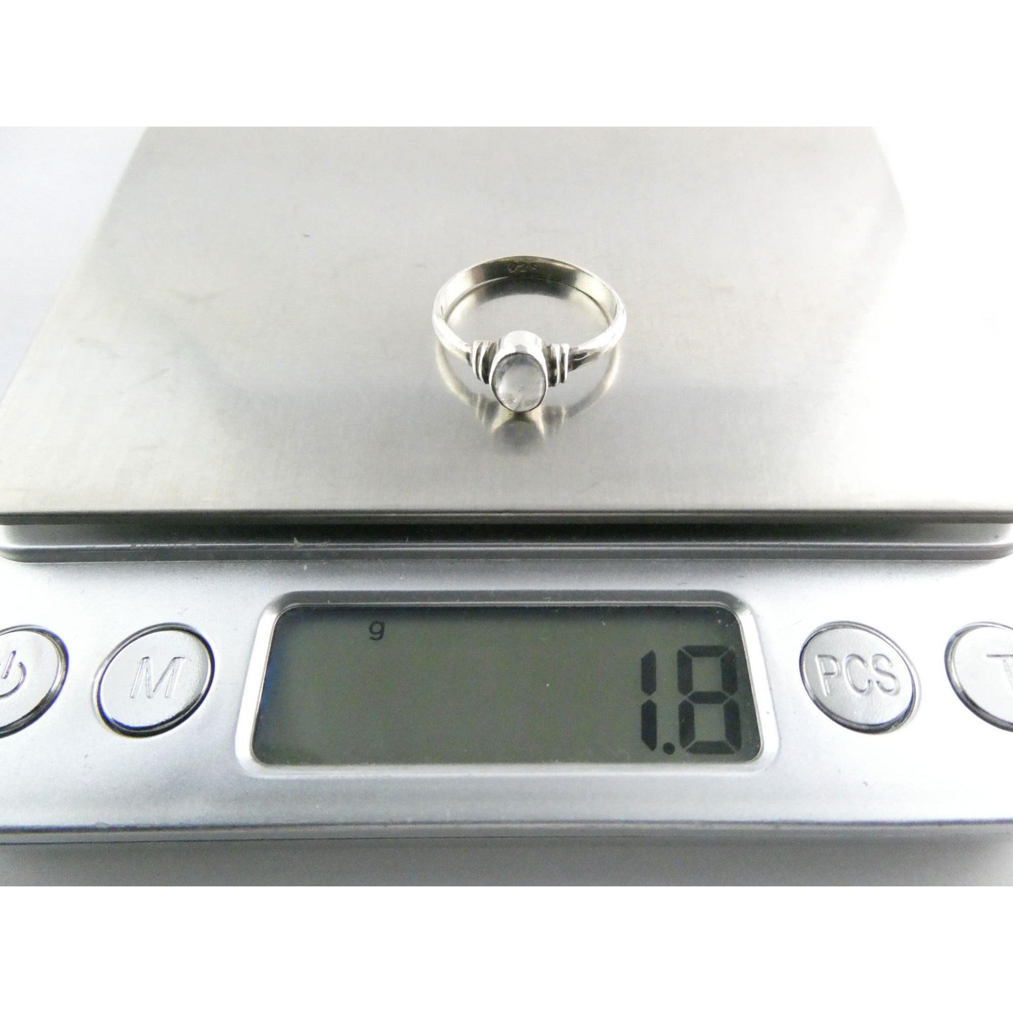 Sterling Silver Clear Moonstone Cabochon Ring Slight Blue Flash Size 6.75 1.8g