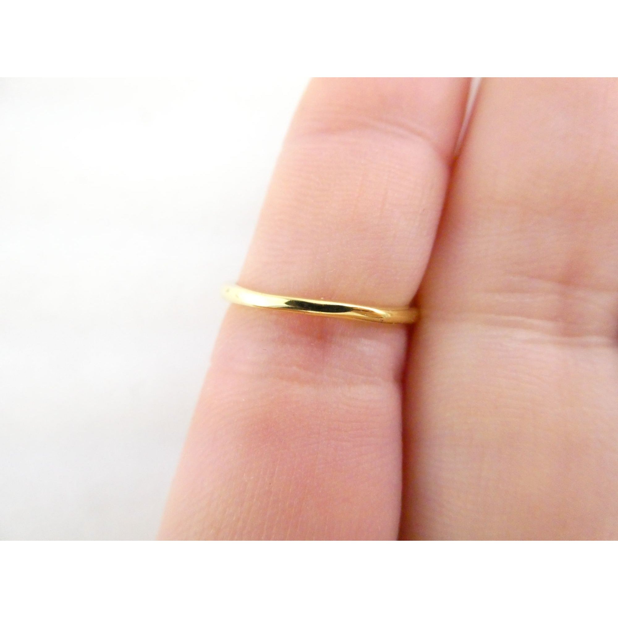Gilt Sterling Silver Labradorite Oval Cabochon Ring Size 5.5 Weighs 1.4g