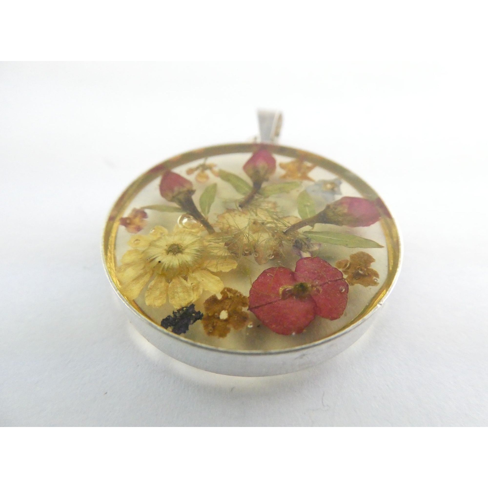 Sterling Silver Resin Encased Dried Flowers Circle Pendant 5.5g 39mm Length