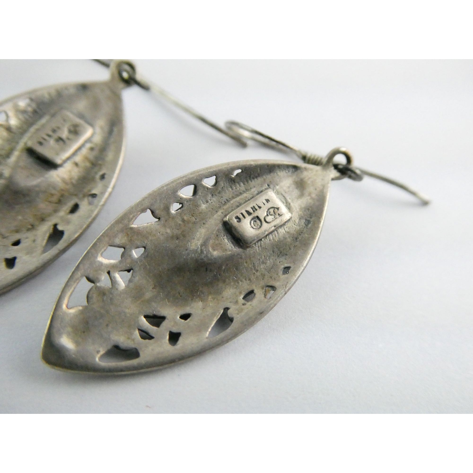 Vintage Silver Cloud Sterling Silver MOP Shell Pointed Oval Dangling Earrings 7g