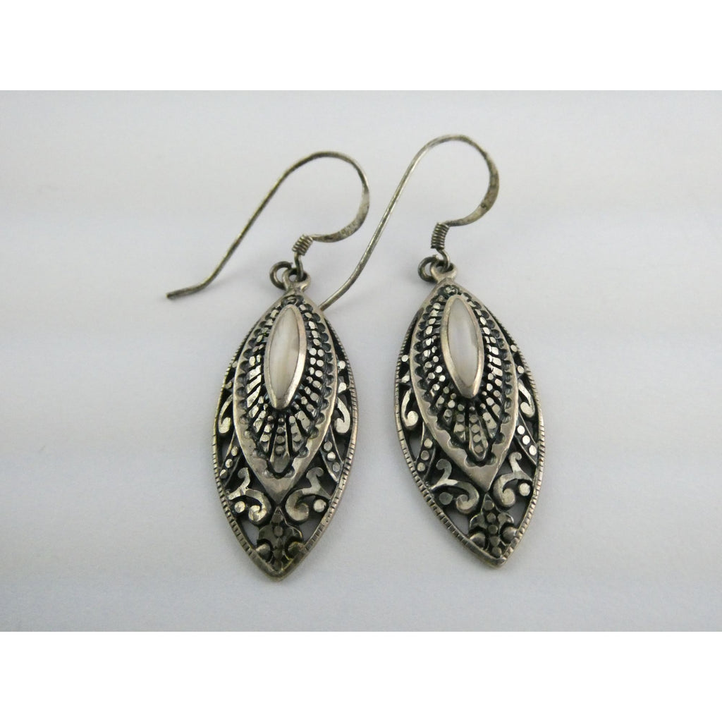 Vintage Silver Cloud Sterling Silver MOP Shell Pointed Oval Dangling Earrings 7g
