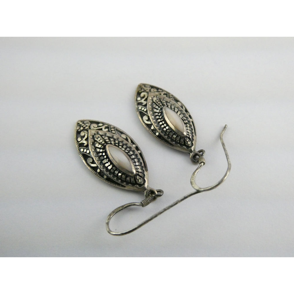 Vintage Silver Cloud Sterling Silver MOP Shell Pointed Oval Dangling Earrings 7g