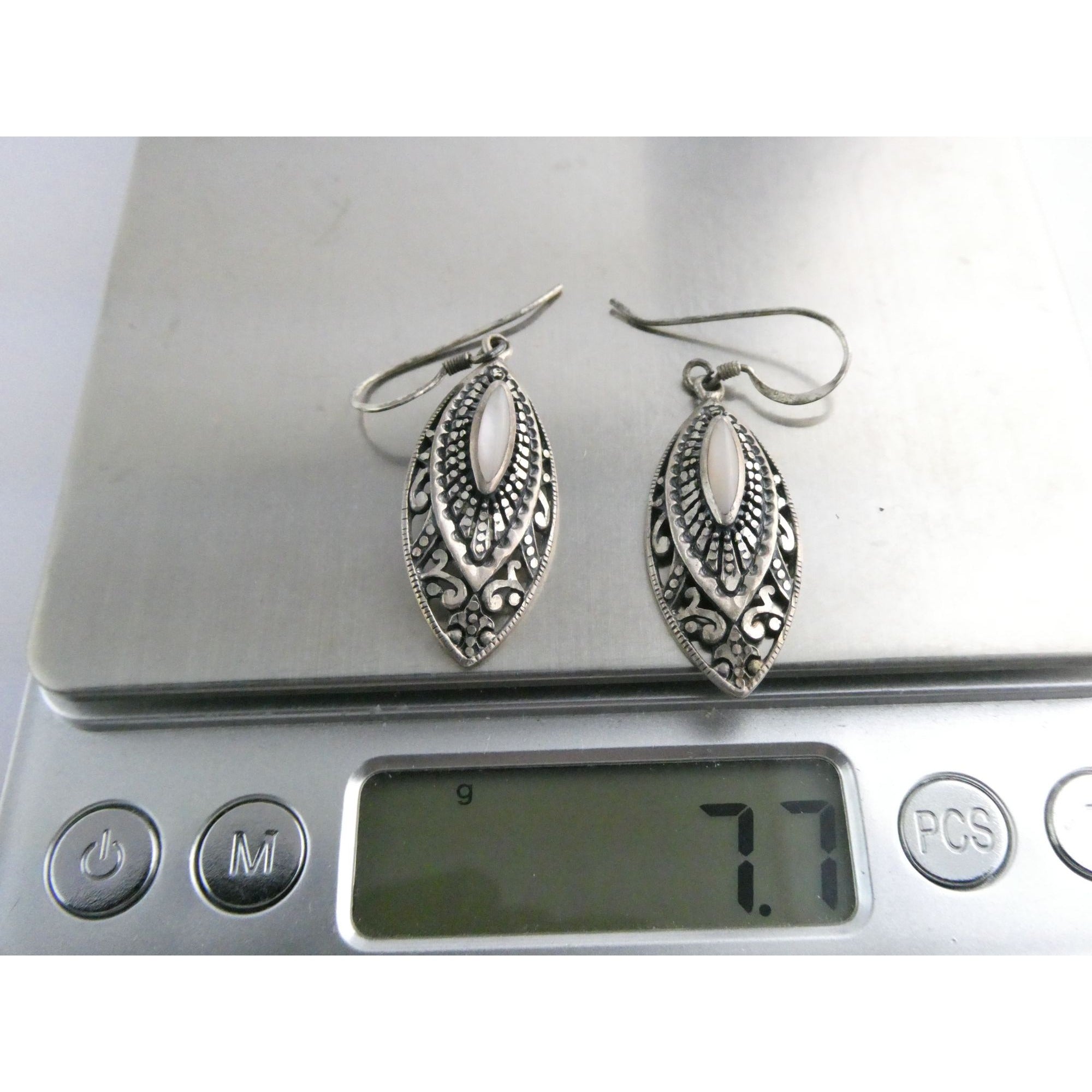Vintage Silver Cloud Sterling Silver MOP Shell Pointed Oval Dangling Earrings 7g
