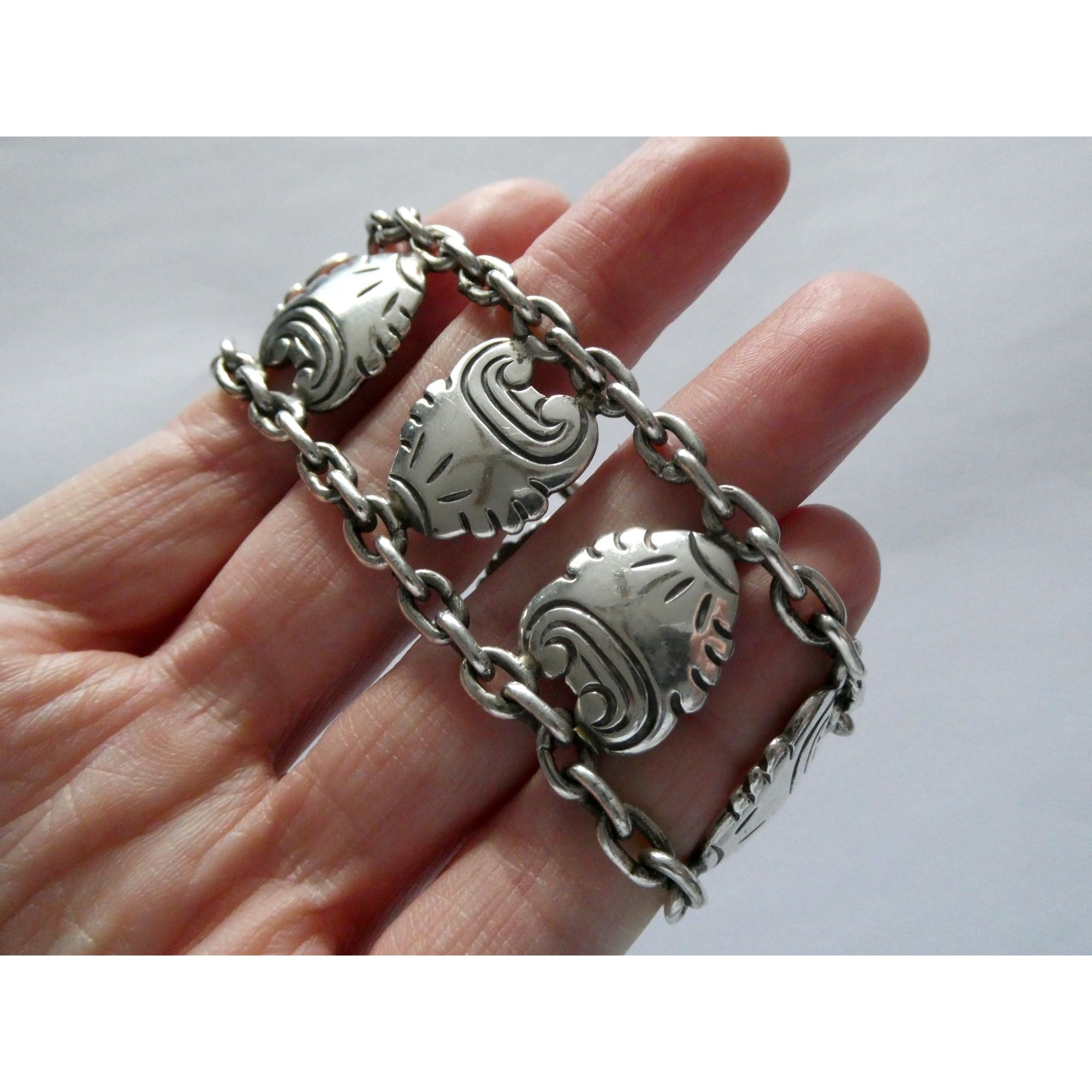 Hector Aquilar 940 Sterling Silver Medallion Link Bracelet Mexico 6 3/8 Inches