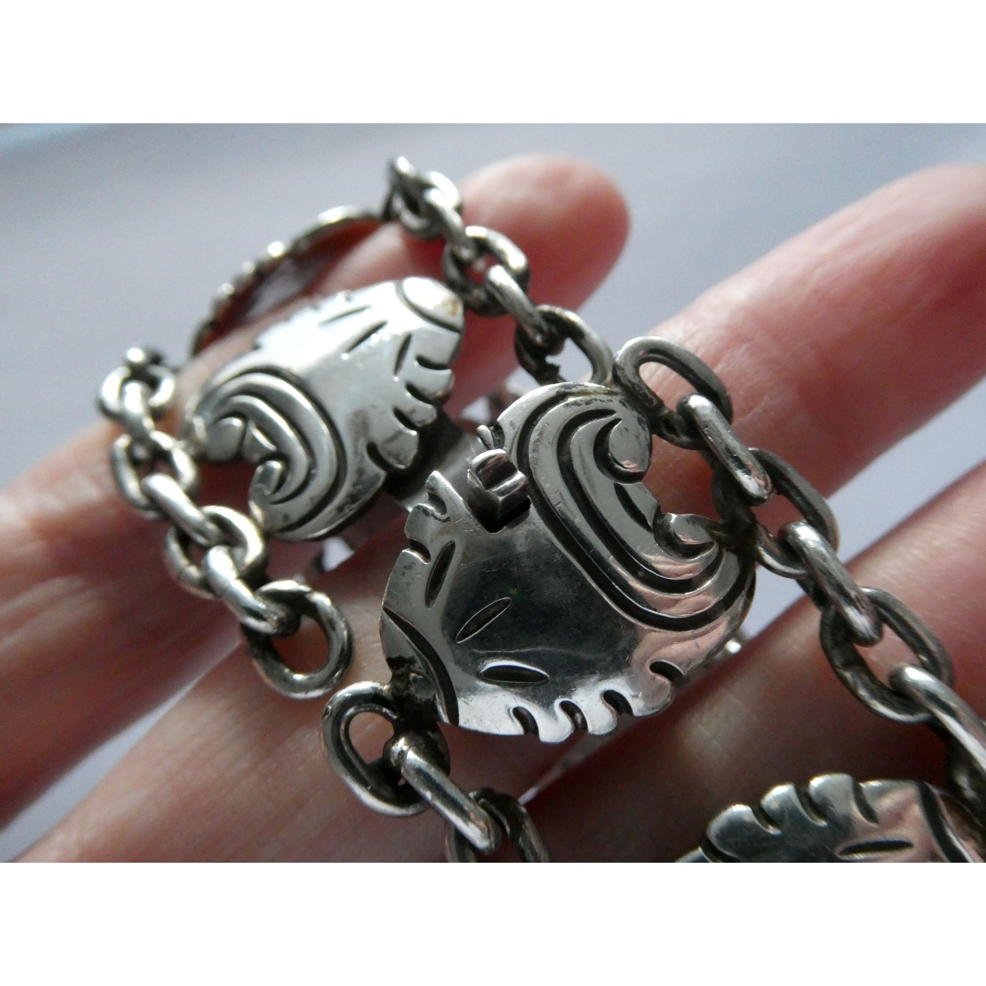 Hector Aquilar 940 Sterling Silver Medallion Link Bracelet Mexico 6 3/8 Inches