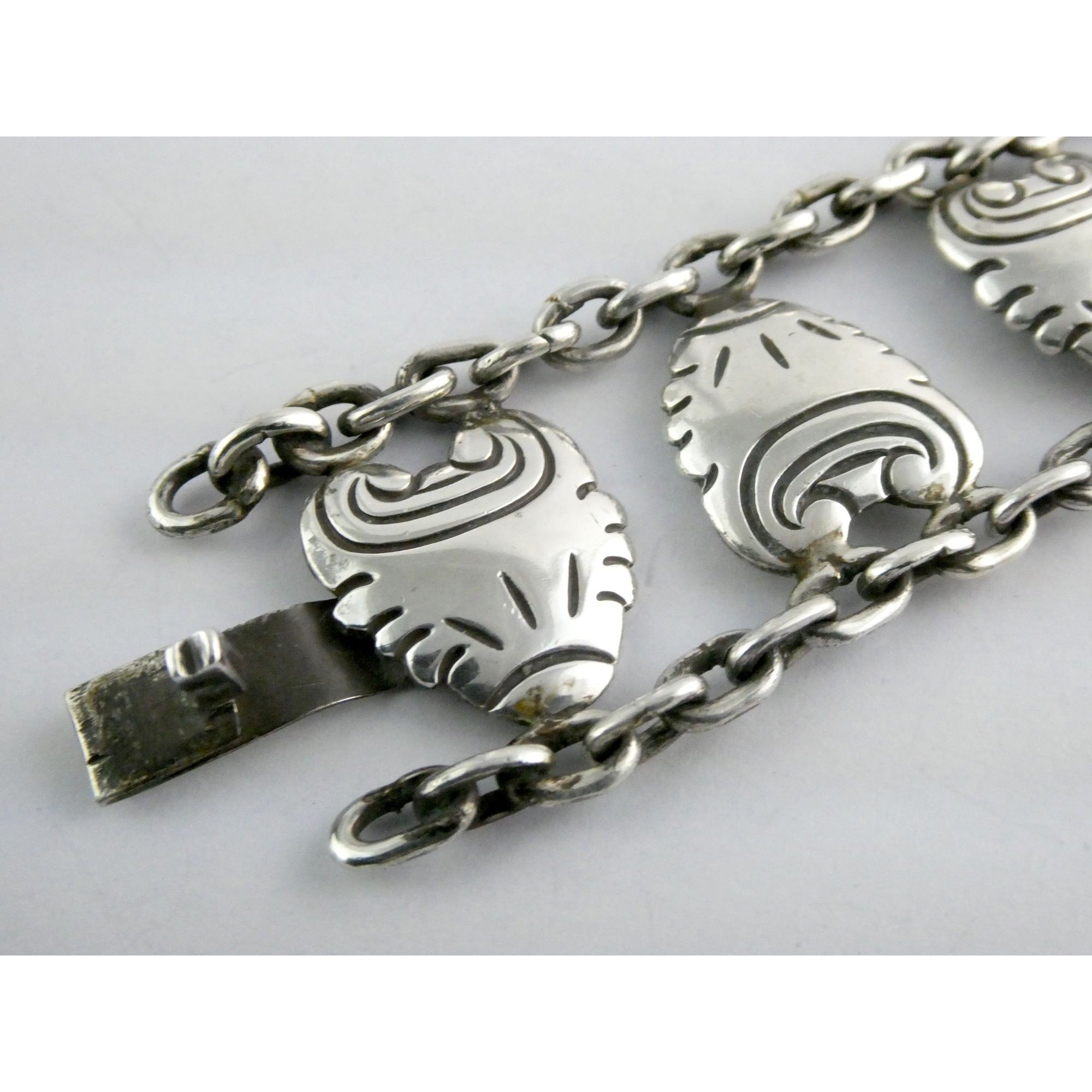 Hector Aquilar 940 Sterling Silver Medallion Link Bracelet Mexico 6 3/8 Inches