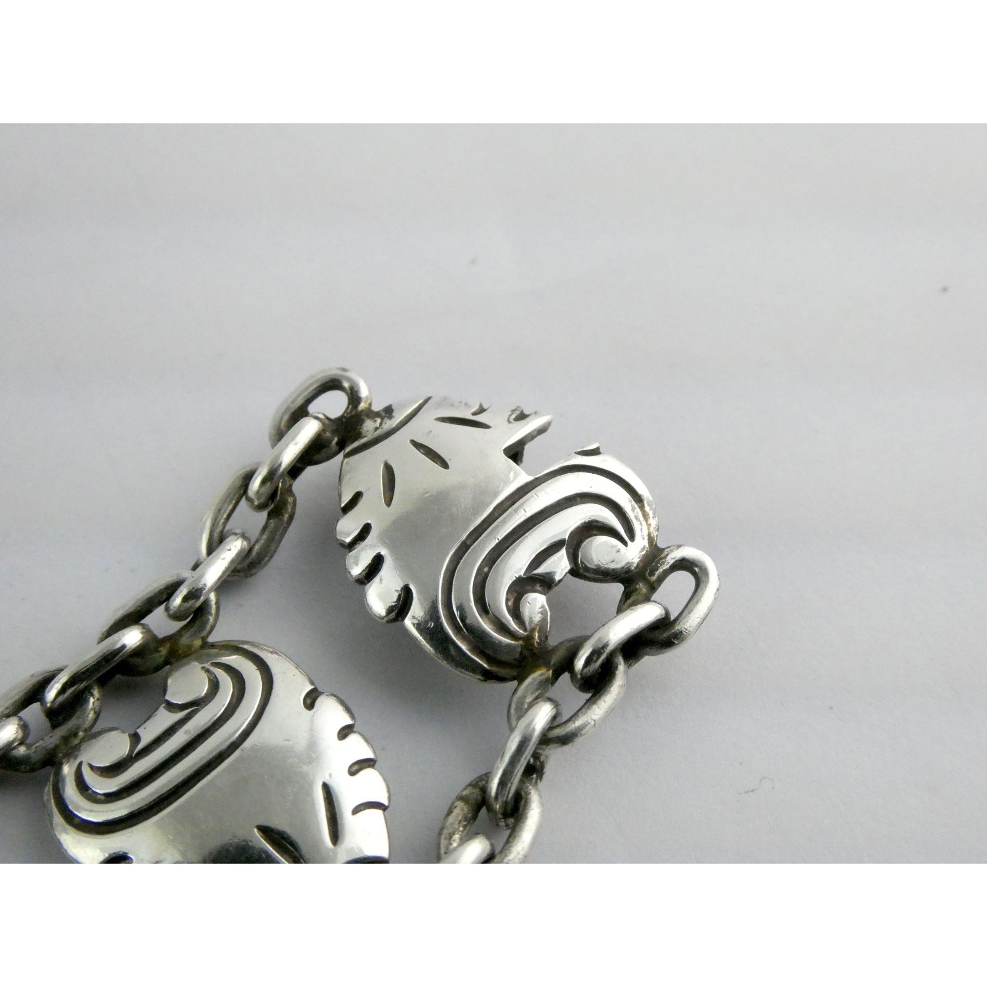 Hector Aquilar 940 Sterling Silver Medallion Link Bracelet Mexico 6 3/8 Inches