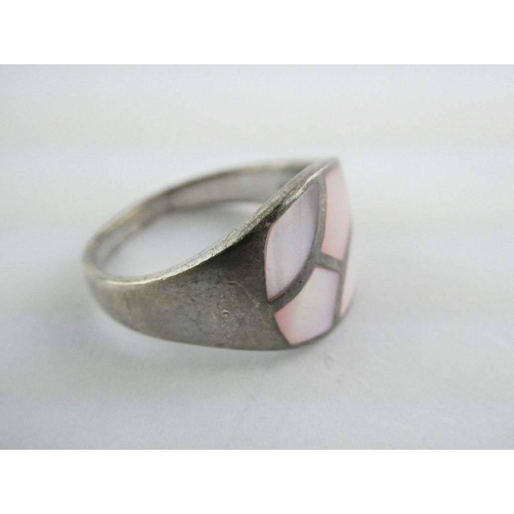 Sterling Silver Pink Mother of Pearl Shell Inlay ring 925 Size 8.25 Weighs 4.6g