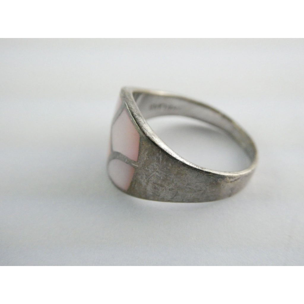 Sterling Silver Pink Mother of Pearl Shell Inlay ring 925 Size 8.25 Weighs 4.6g