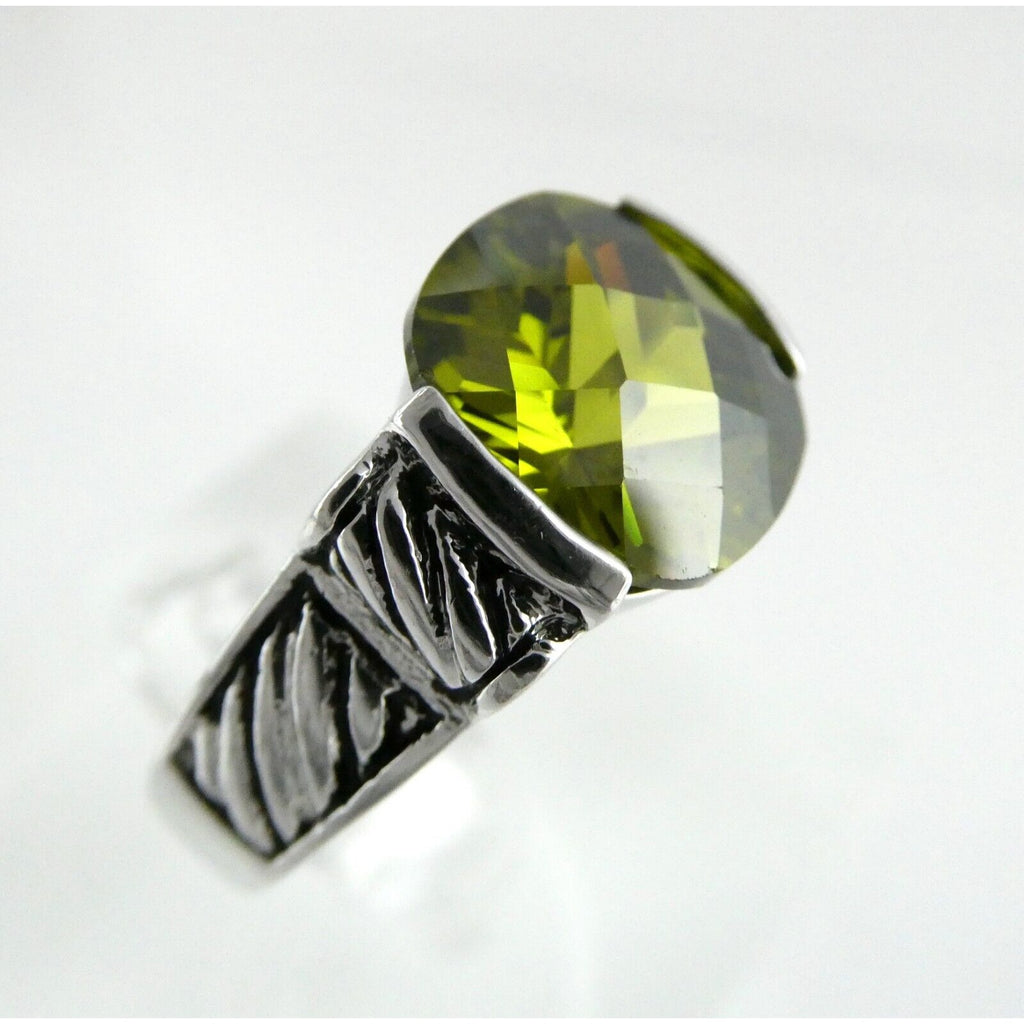 Silver Tone Metal and Faceted Forest Green CZ Statement Ring Size 8.25 9.4g