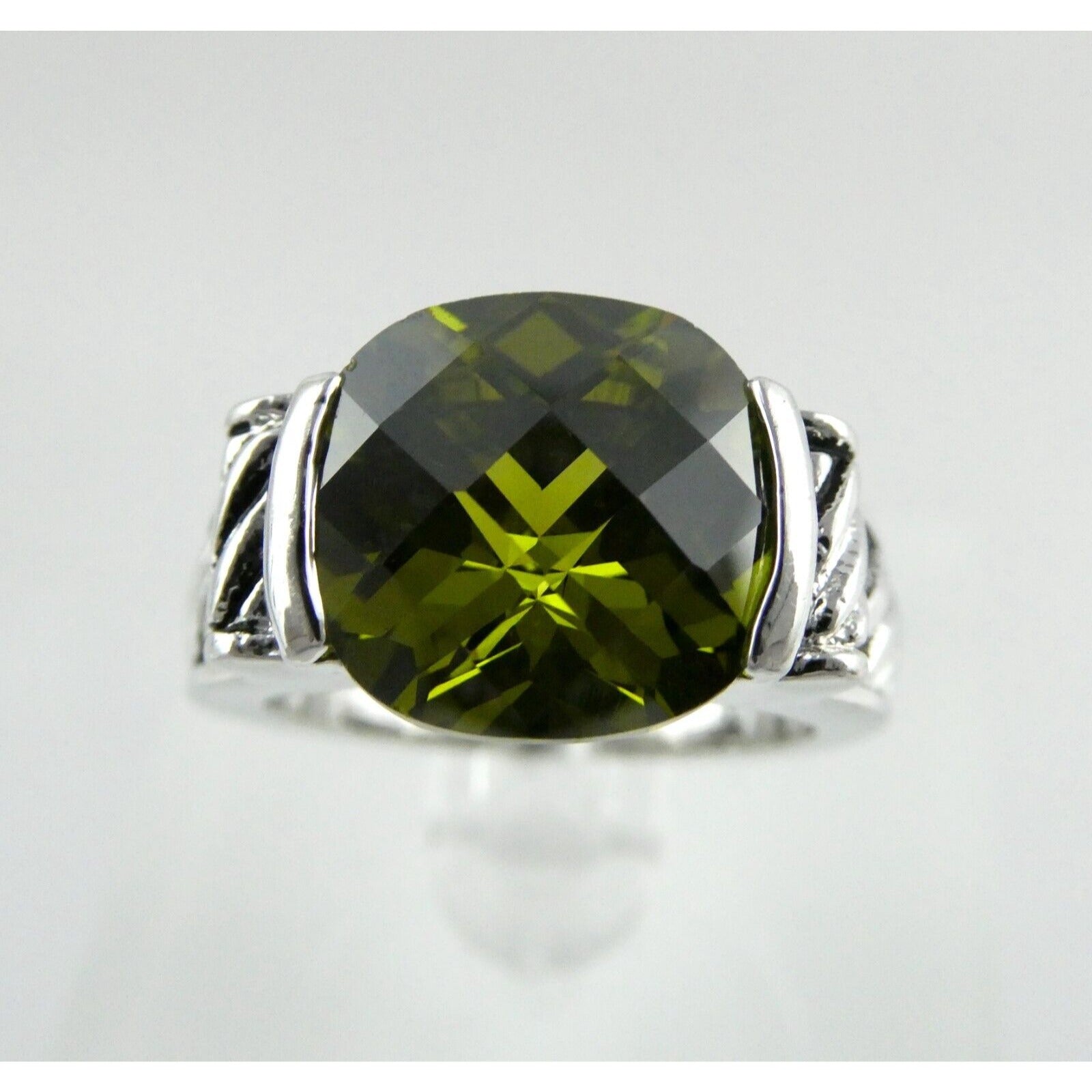 Silver Tone Metal and Faceted Forest Green CZ Statement Ring Size 8.25 9.4g