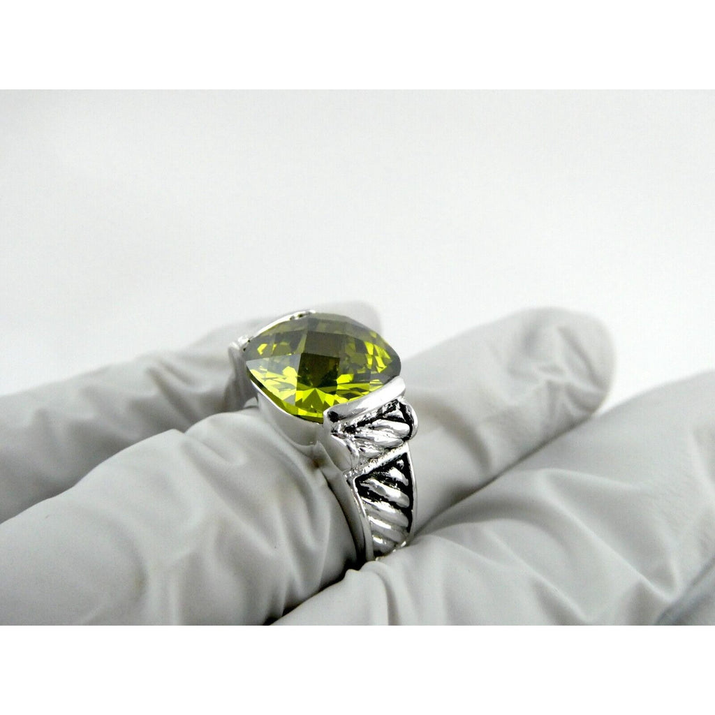 Silver Tone Metal and Faceted Forest Green CZ Statement Ring Size 8.25 9.4g