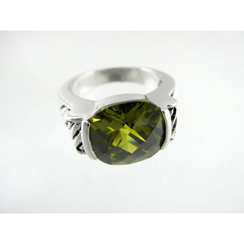 Silver Tone Metal and Faceted Forest Green CZ Statement Ring Size 8.25 9.4g