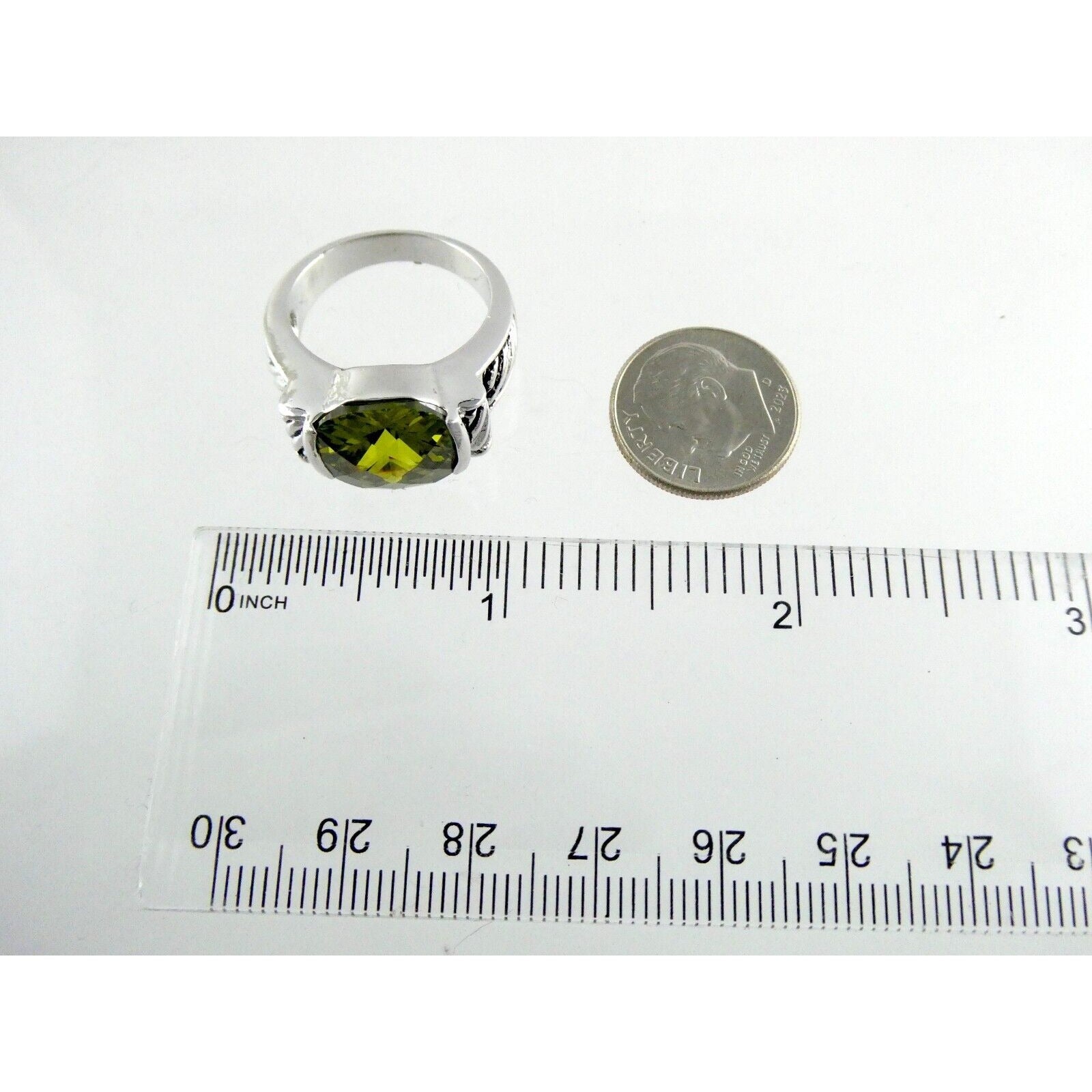 Silver Tone Metal and Faceted Forest Green CZ Statement Ring Size 8.25 9.4g
