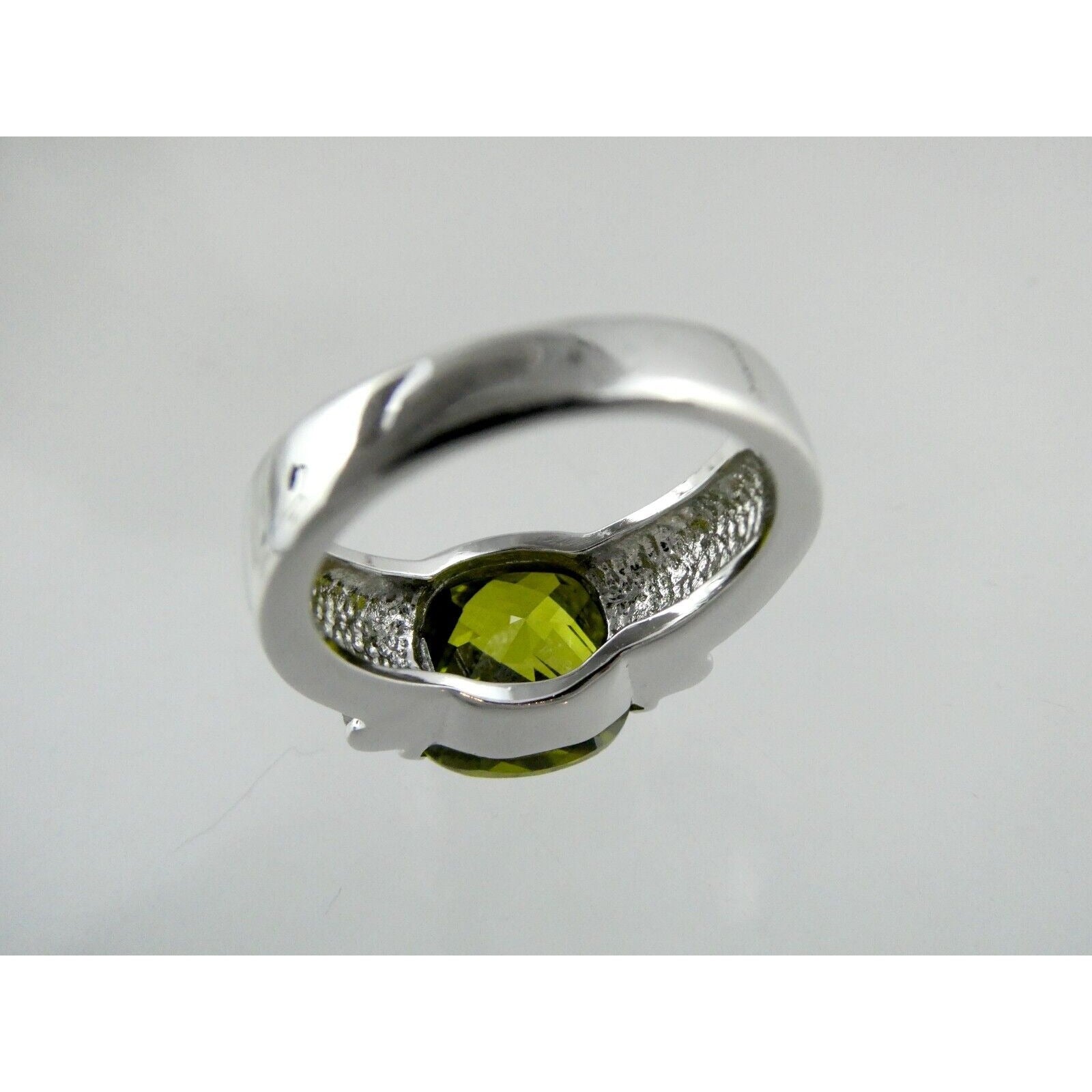 Silver Tone Metal and Faceted Forest Green CZ Statement Ring Size 8.25 9.4g