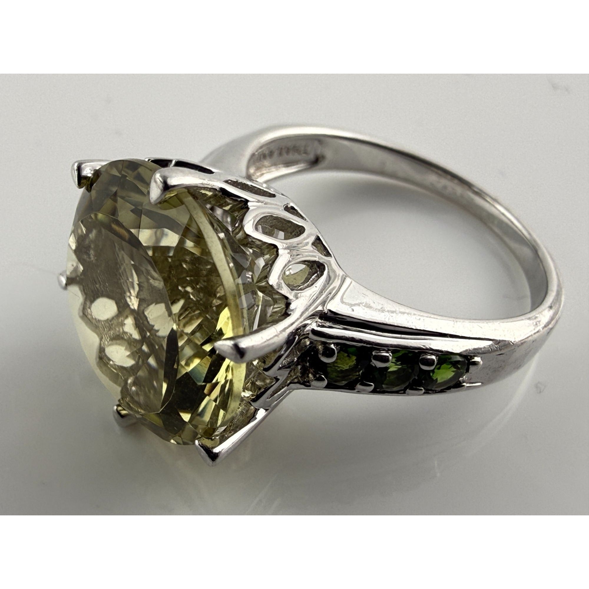 Sterling Silver Pale Yellow Citrine and Green Garnet Ring Size 7.75 6g 14mm Gem