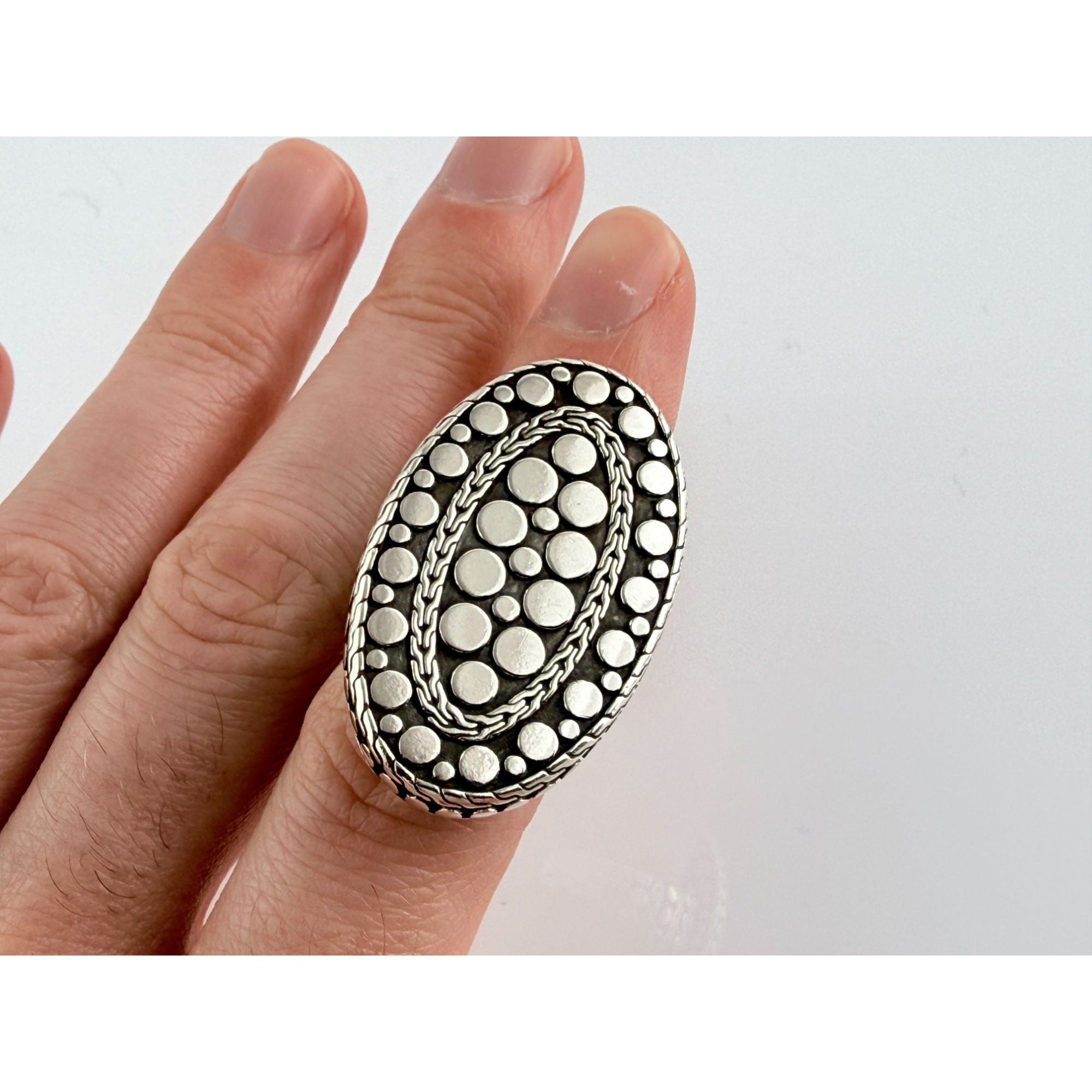 John Hardy 38mm Sterling Silver Dot Design Oval Shaped Ring Weighs 29g Size 7