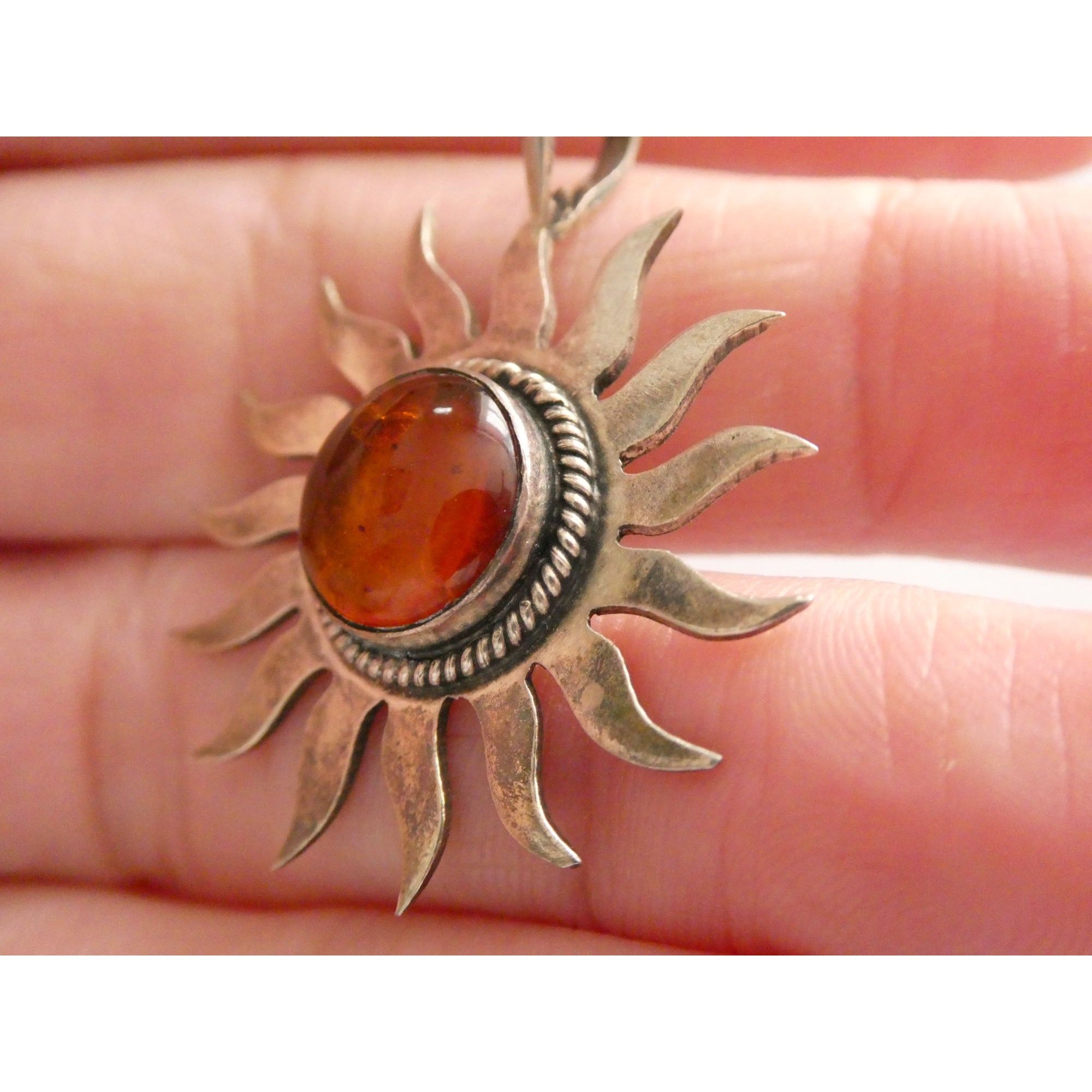 Sterling Silver Baltic Amber Cabochon Sun Pendant 4.2g 38mm Total Length