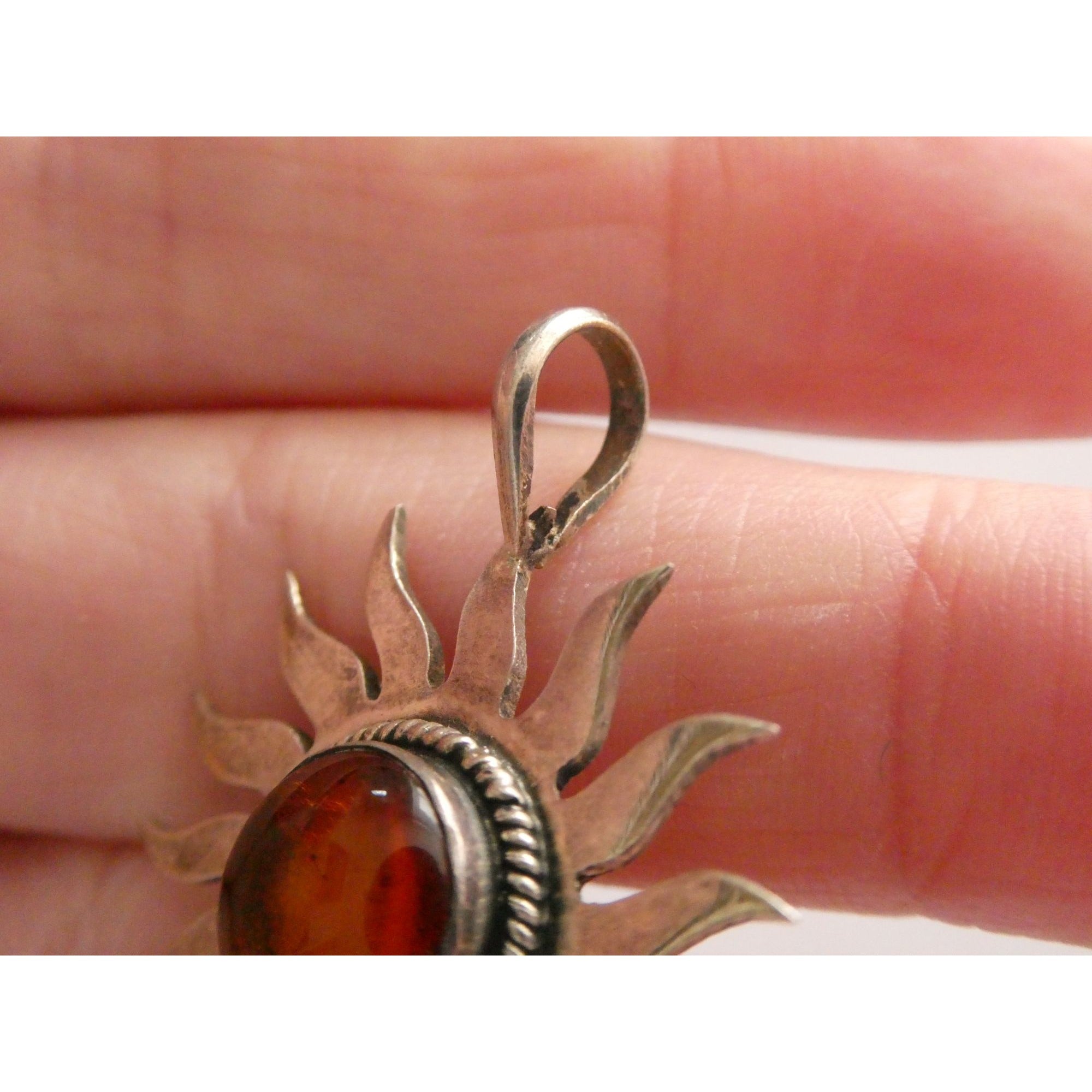 Sterling Silver Baltic Amber Cabochon Sun Pendant 4.2g 38mm Total Length