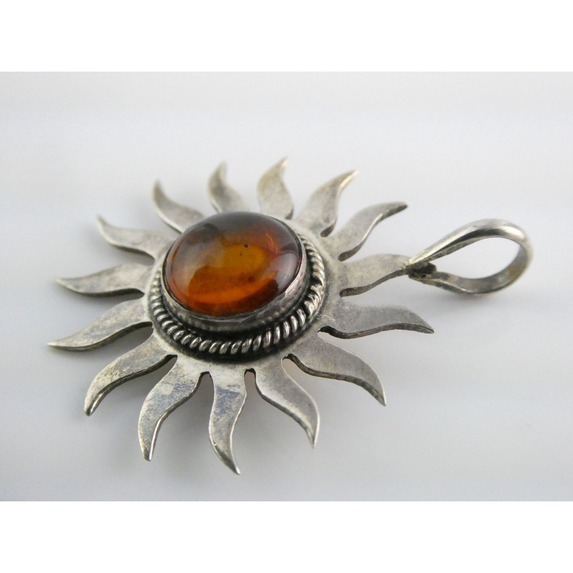 Sterling Silver Baltic Amber Cabochon Sun Pendant 4.2g 38mm Total Length