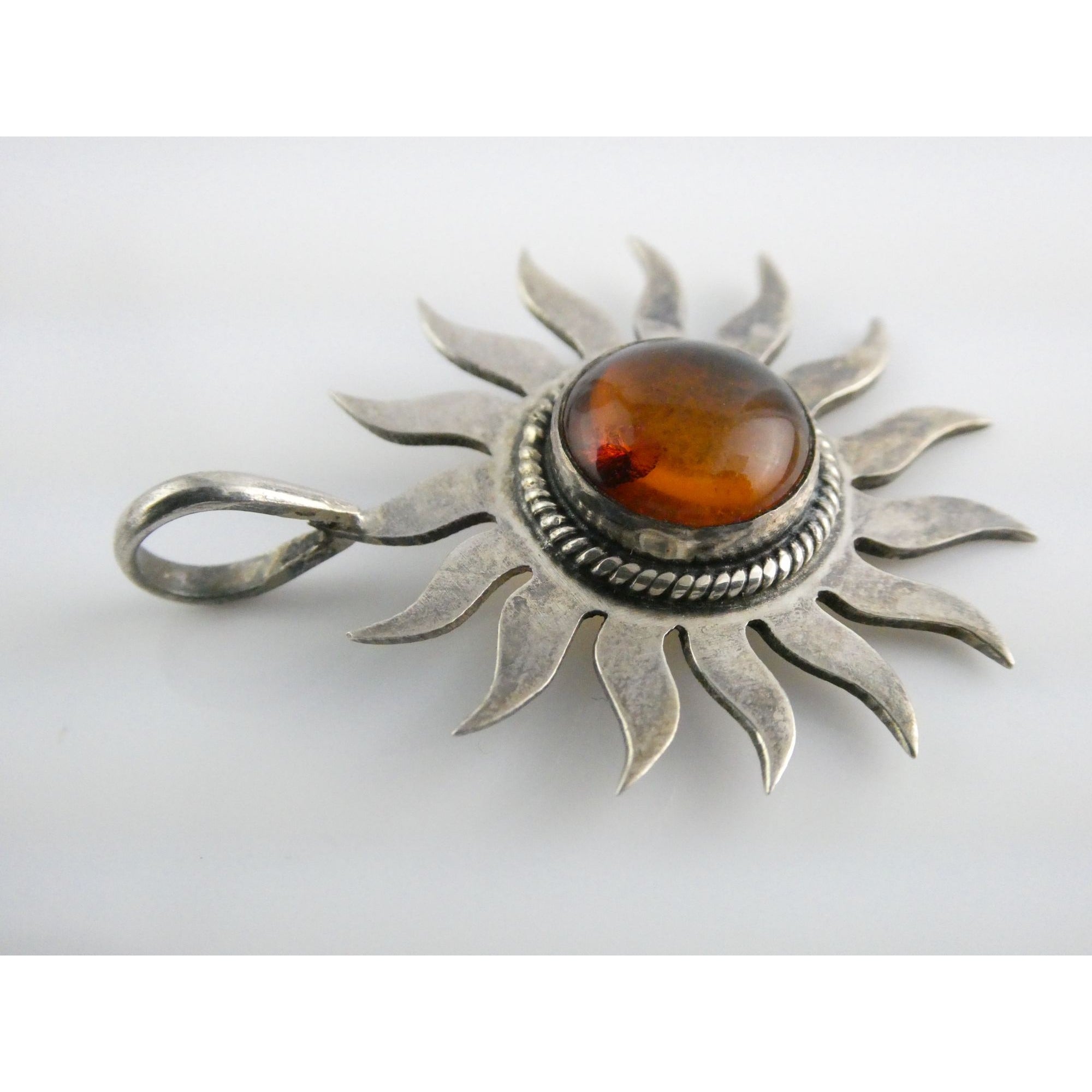 Sterling Silver Baltic Amber Cabochon Sun Pendant 4.2g 38mm Total Length