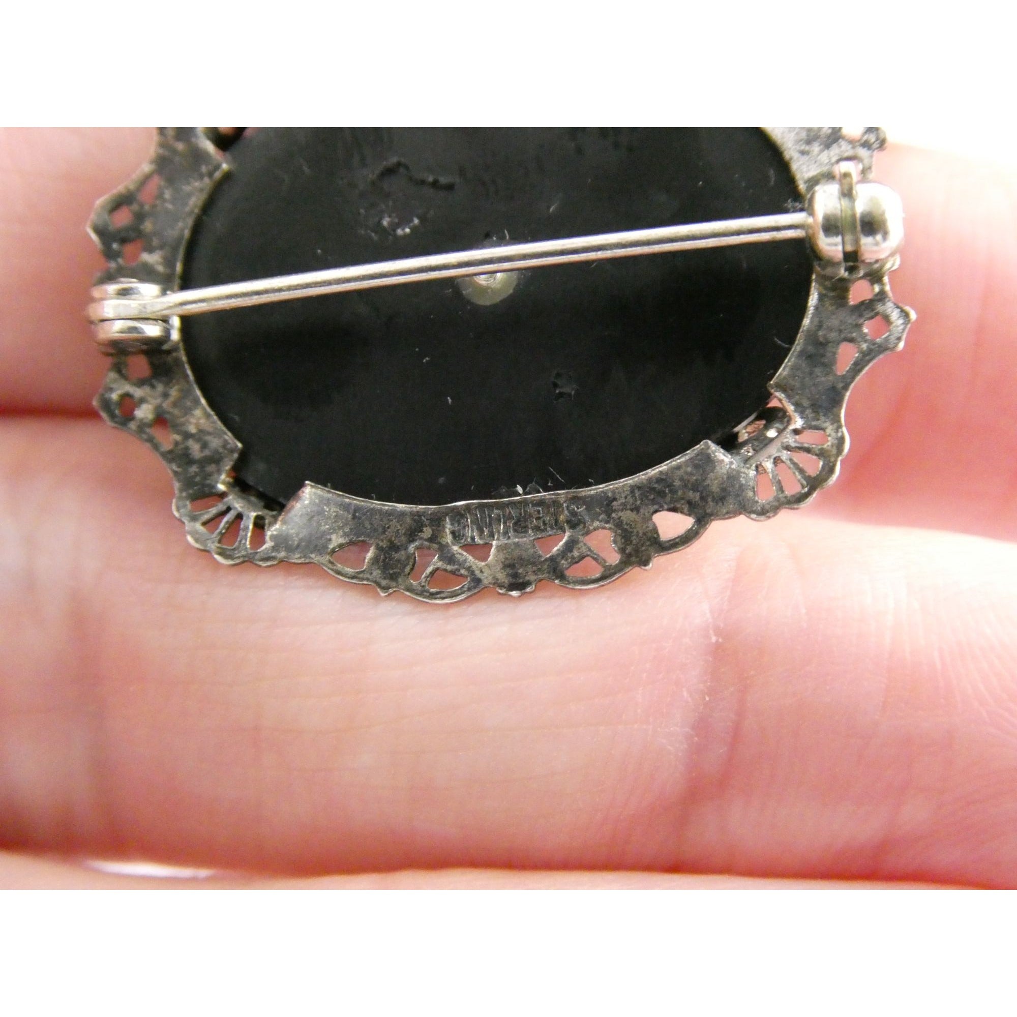 Vintage Sterling Silver Masonic Shriner Sword Black and White Glass Gem Pin 5g