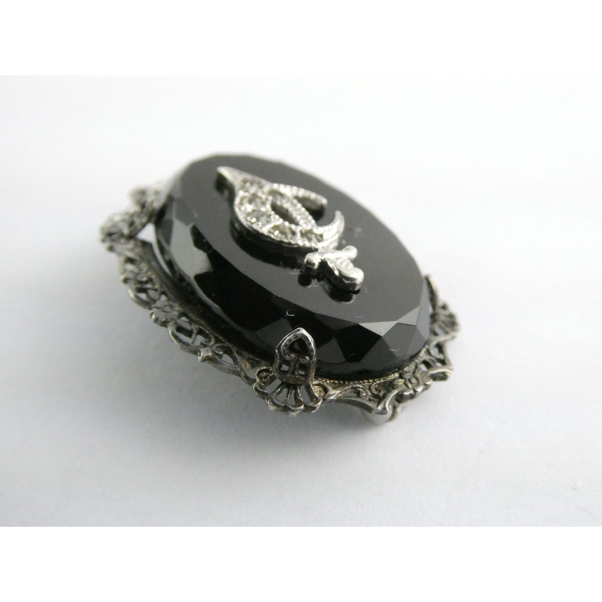 Vintage Sterling Silver Masonic Shriner Sword Black and White Glass Gem Pin 5g