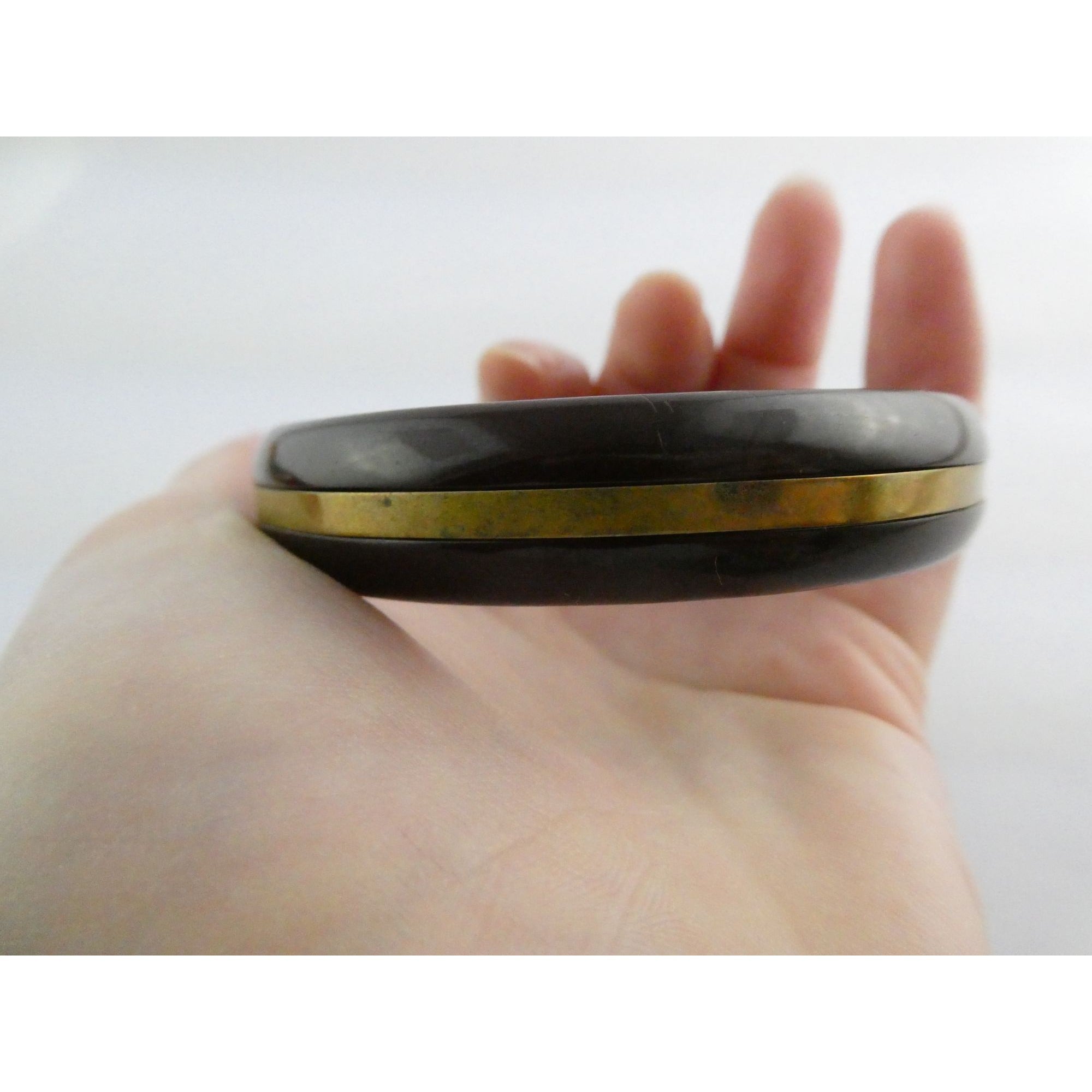 Vintage Brown Plastic with Brass Band Bangle Bracelet 17.2g Weight 8 Inch Fit