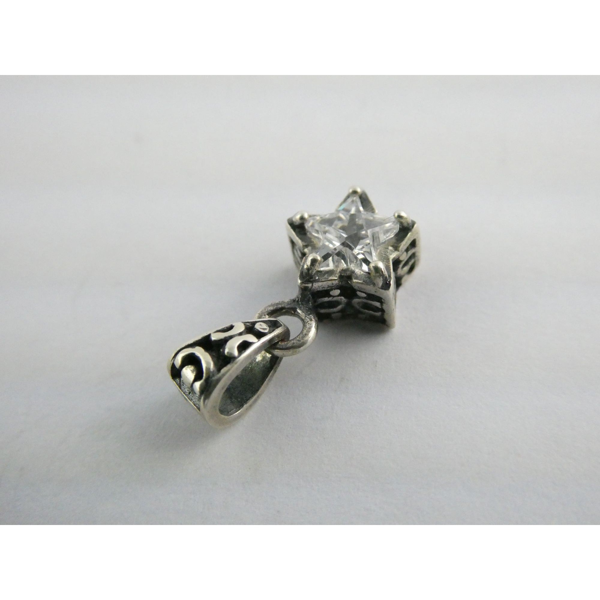 Sterling Silver Faceted White Star Pendant 1.8g 19mm Total Length