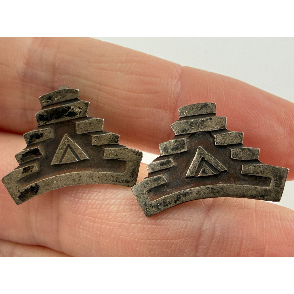 Vintage 1940s or 50s Era Mexican Silver Screwback Earrings Glyph Design 5g 7/8In